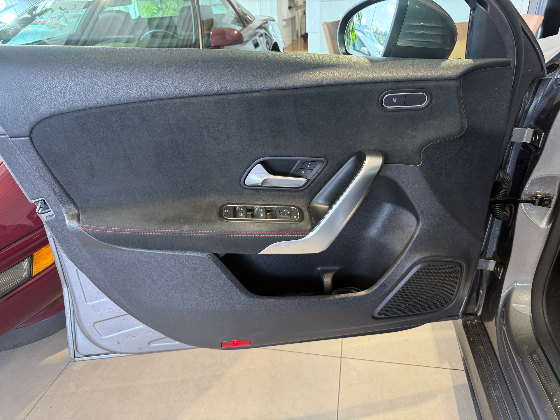 MERCEDES-BENZ A 180 AMG Line 7G-DCT *** DISTANZREGLER***-image-22