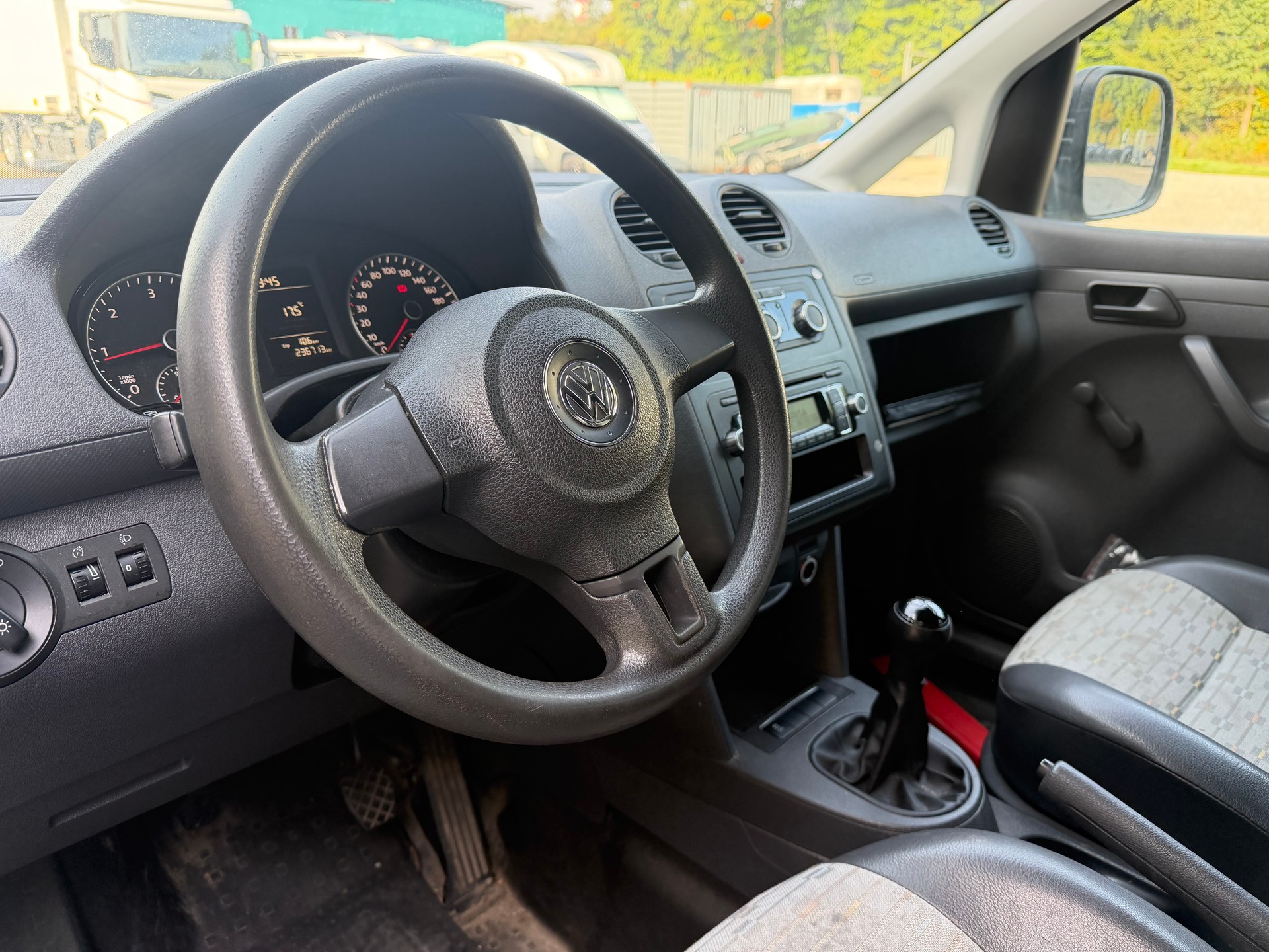 VW Caddy Maxi 1.6 TDI-image-7