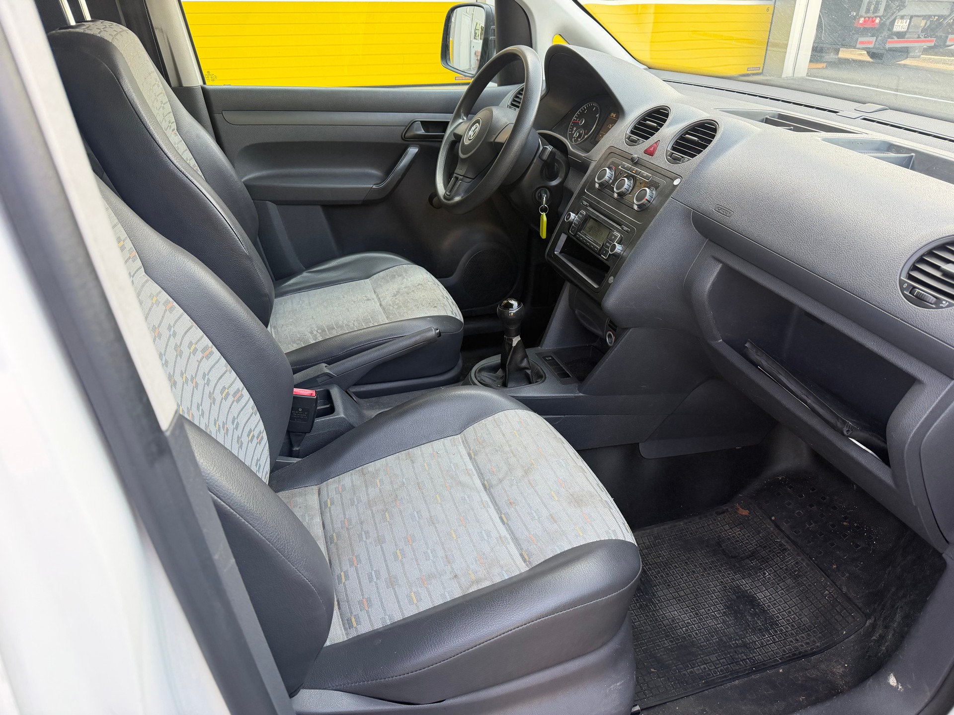 VW Caddy Maxi 1.6 TDI-image-9