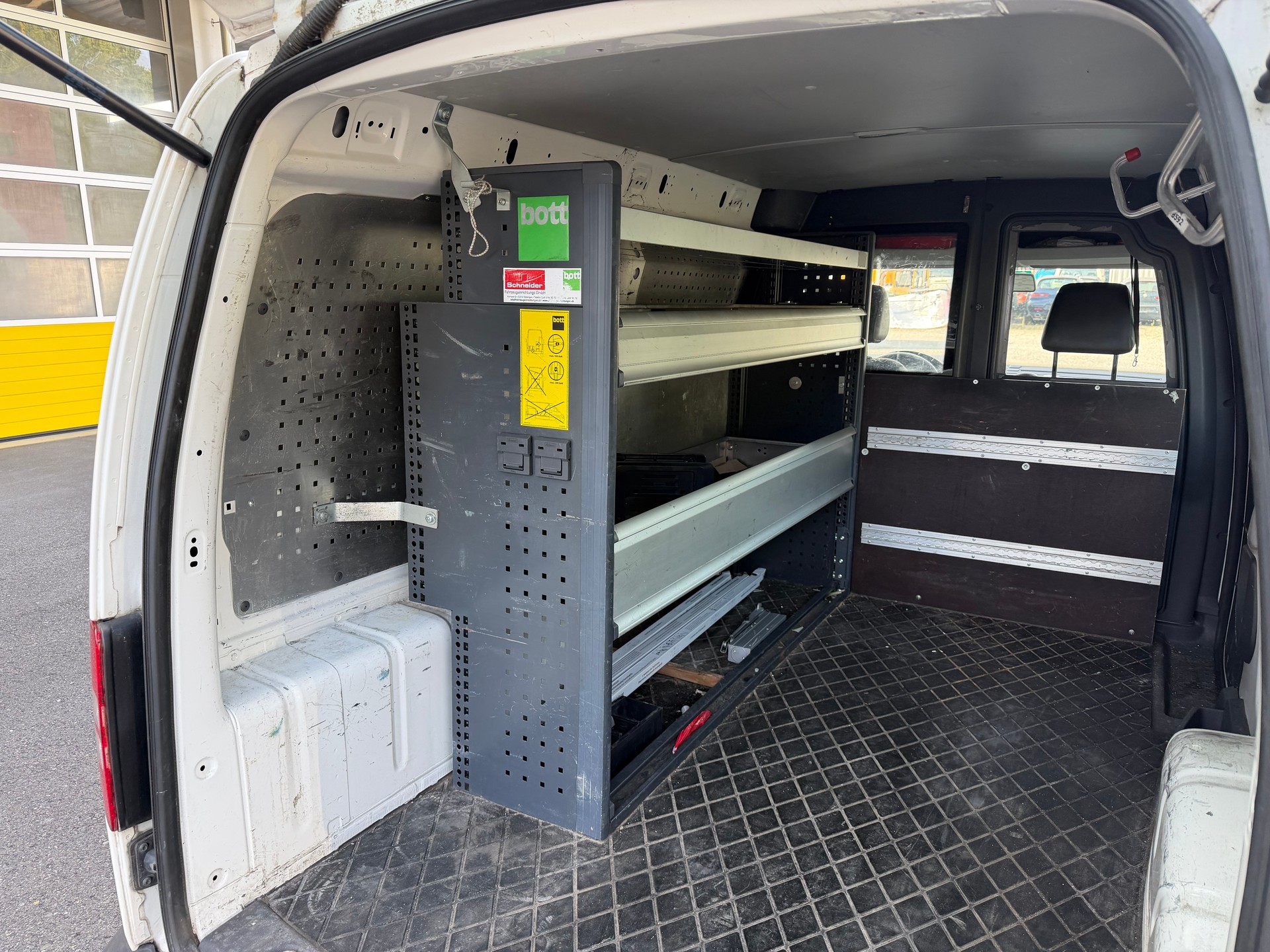 VW Caddy Maxi 1.6 TDI-image-12