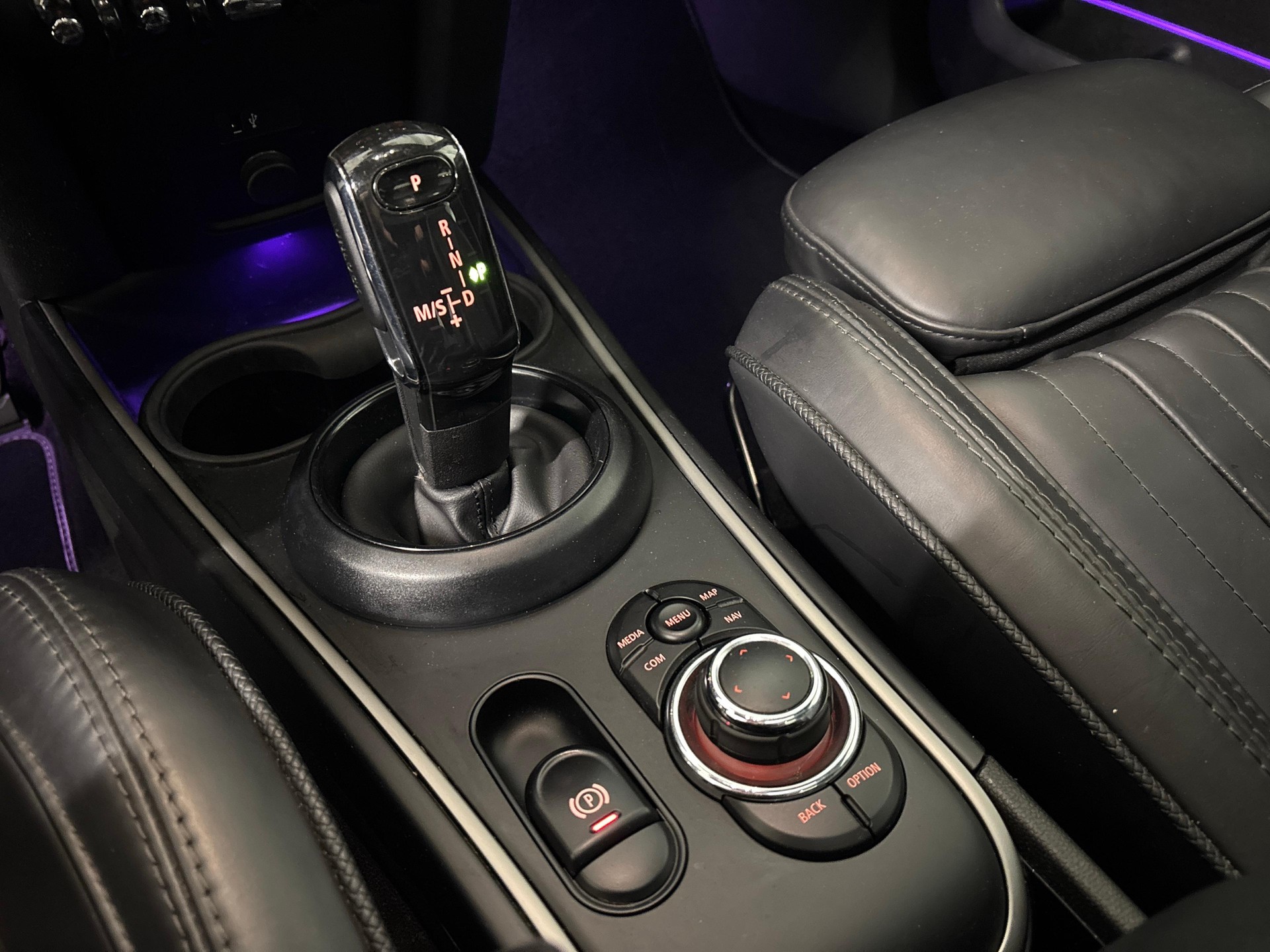 MINI Countryman F60 2.0i Cooper S SAG ALL4-image-16