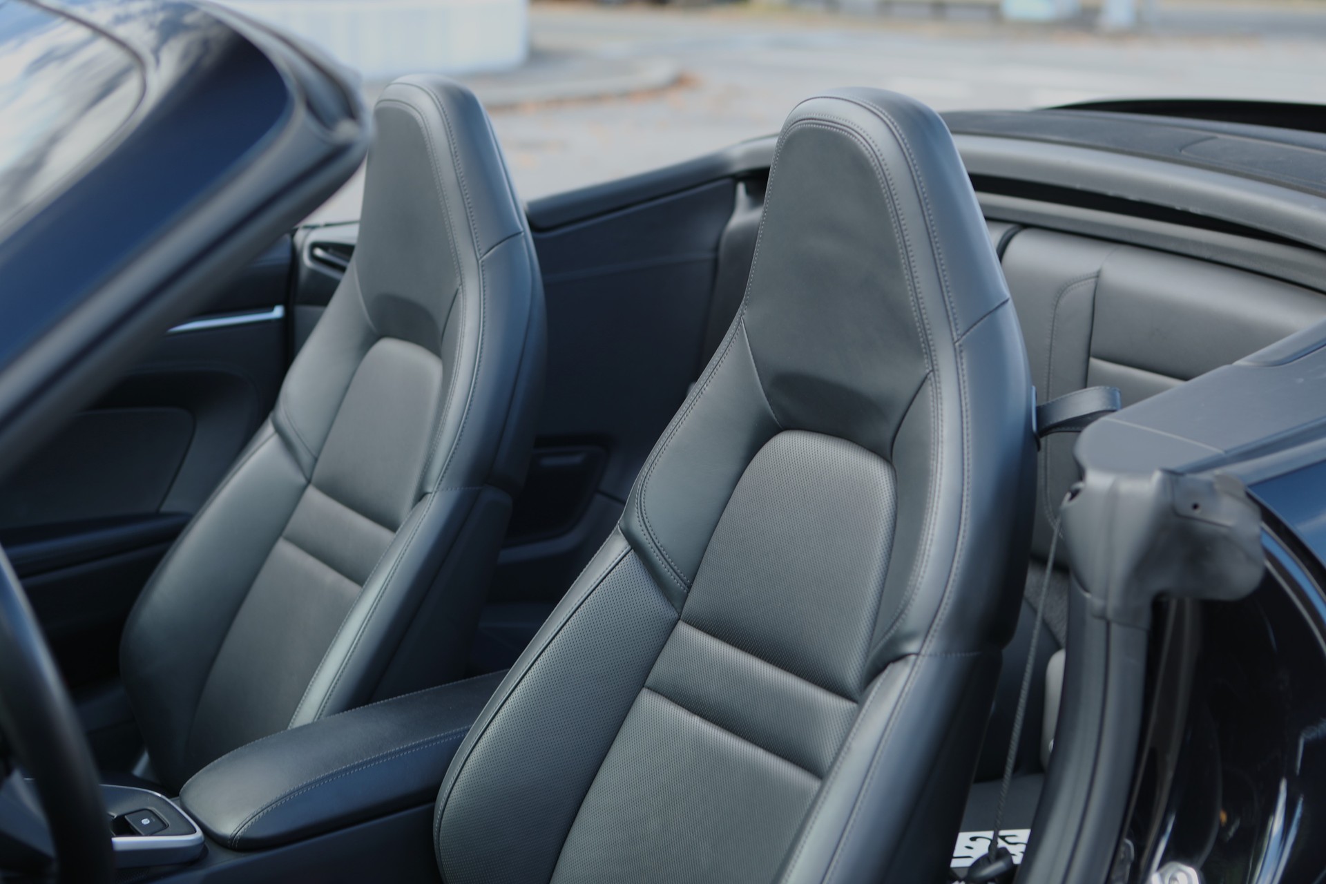 PORSCHE 911 Carrera 4S Cabriolet PDK-image-9