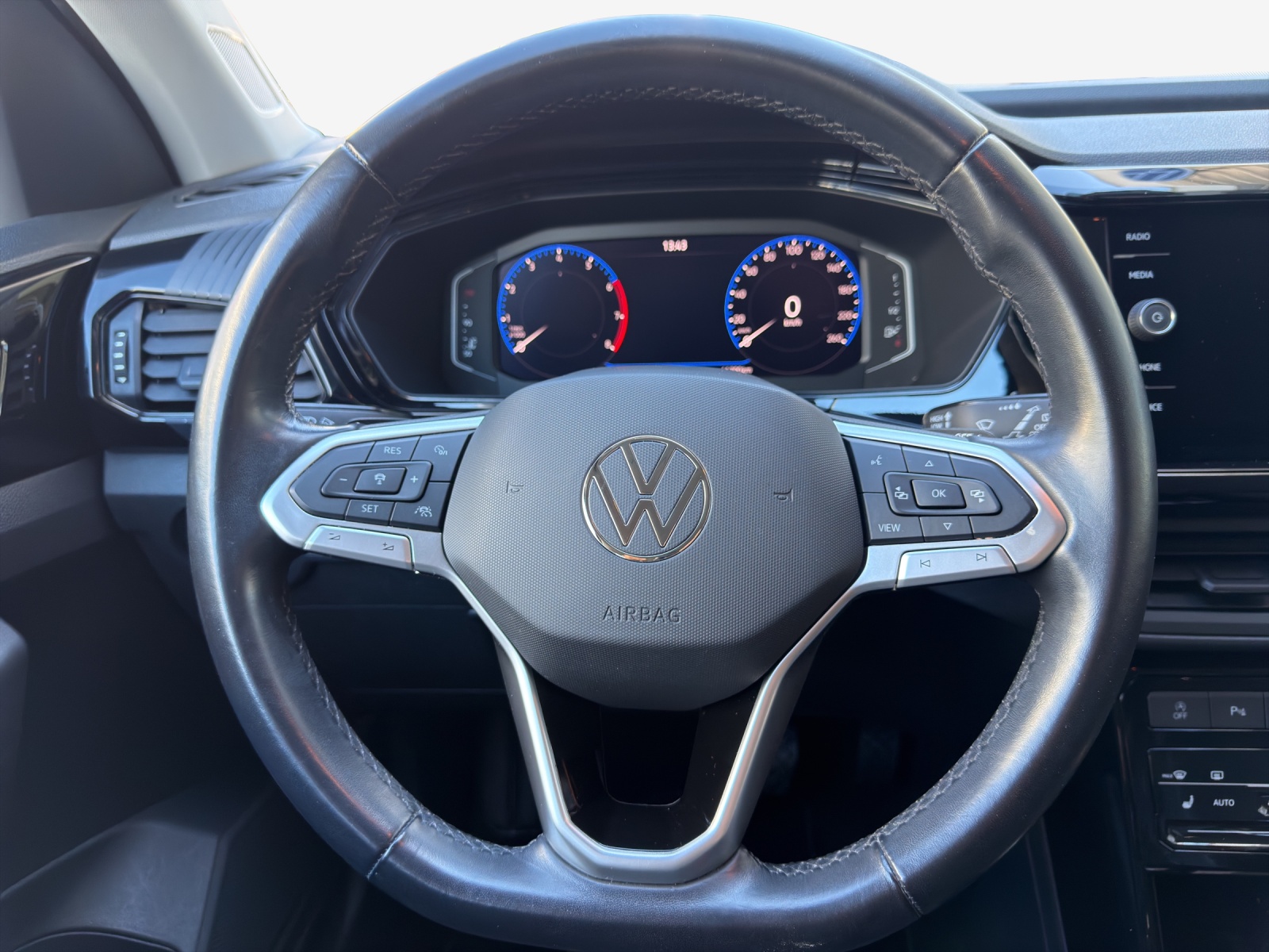 VW T-Cross 1.0 TSI Life Limited DSG-image-9