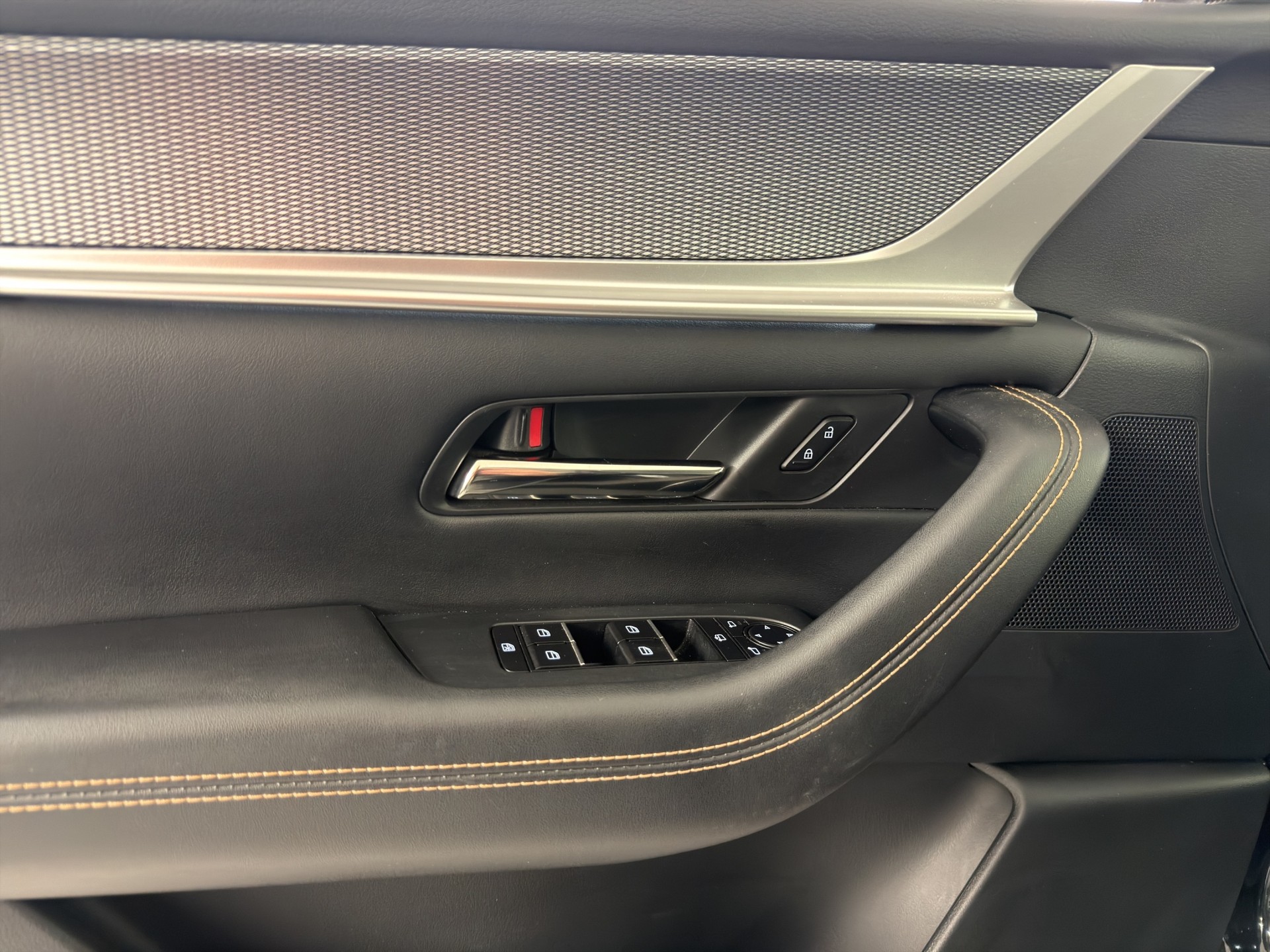 MAZDA CX-60 2.5 PHEV Homura-image-14