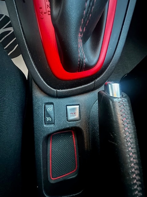 RENAULT Clio 1.6 T RS 220 Trophy EDC-image-18