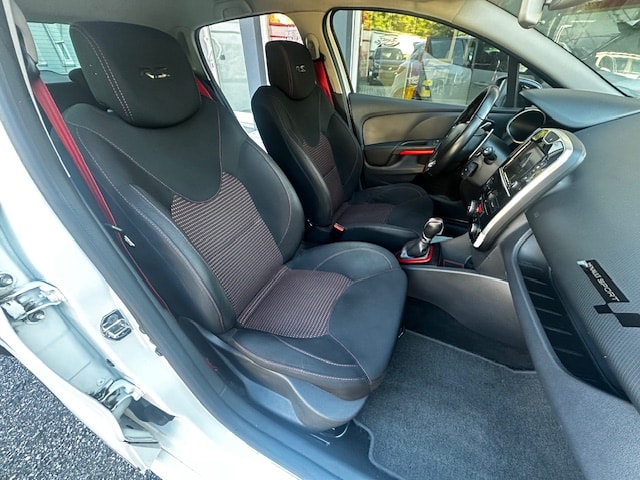 RENAULT Clio 1.6 T RS 220 Trophy EDC-image-8