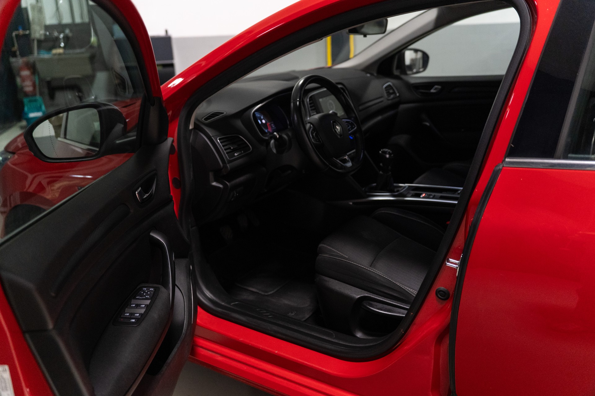 RENAULT Mégane Grandtour 1.5 dCi Zen-image-9