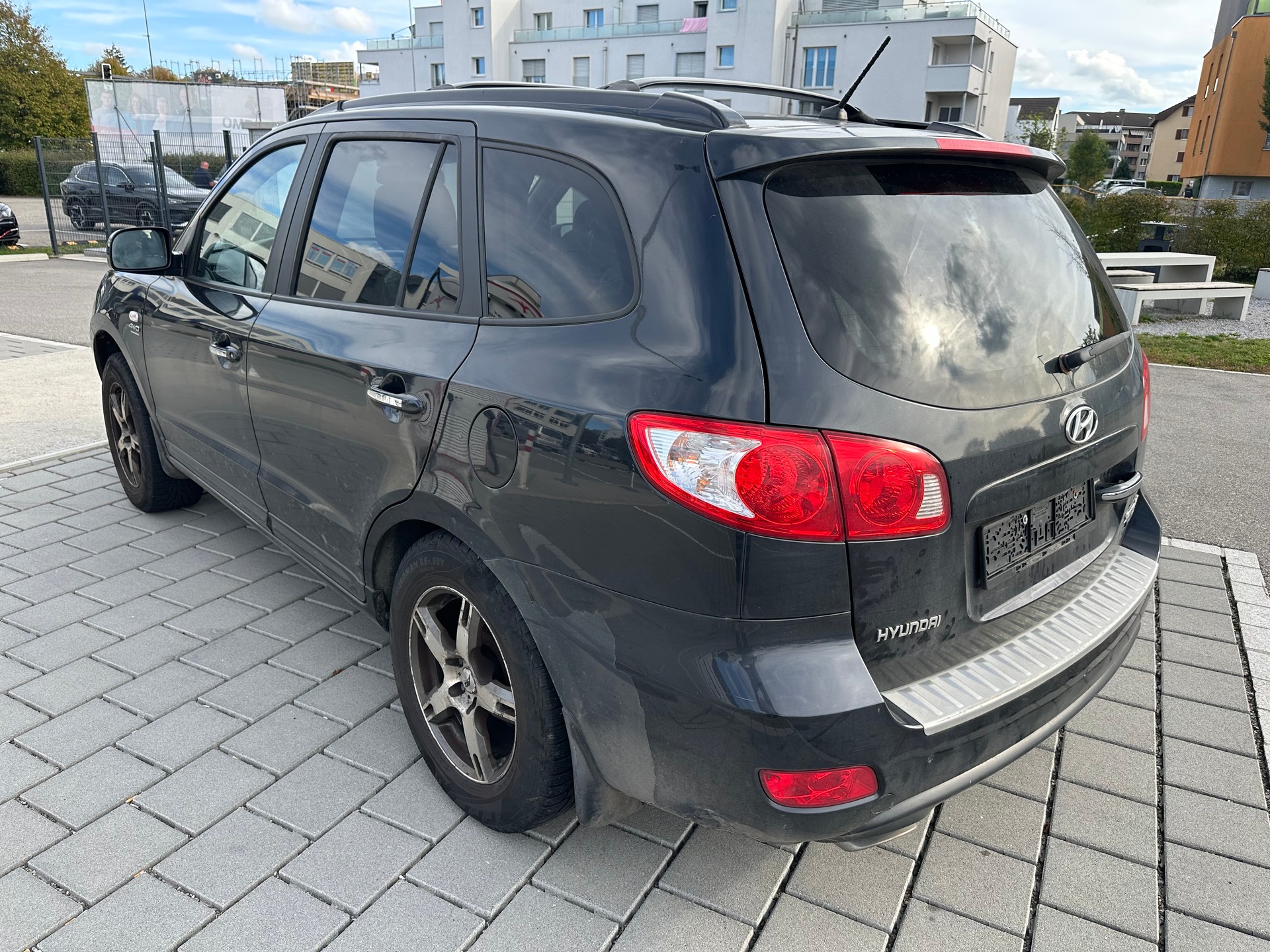 HYUNDAI Santa Fe 2.2 CRDi Premium 4WD Automatic-image-2