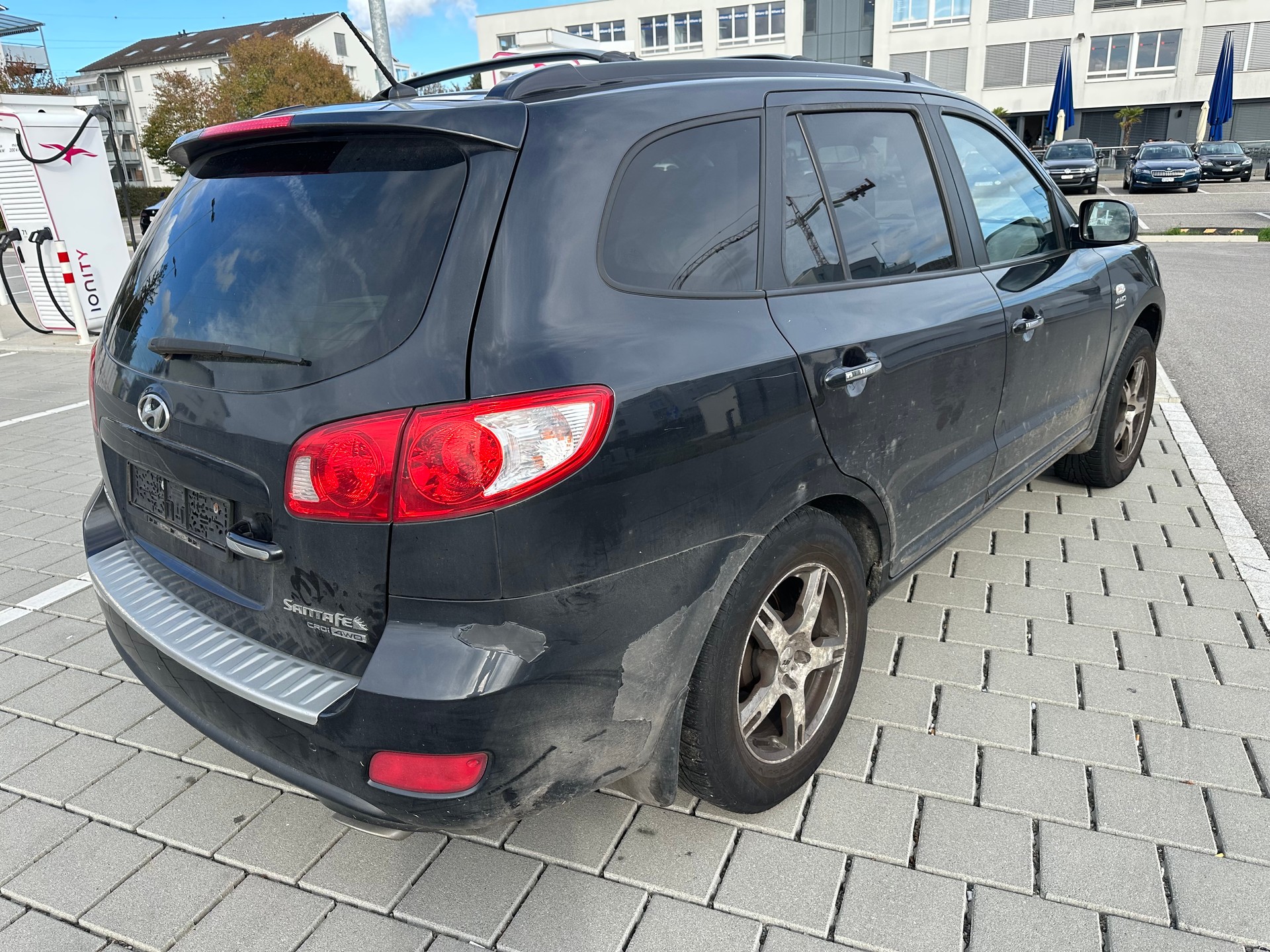 HYUNDAI Santa Fe 2.2 CRDi Premium 4WD Automatic-image-3