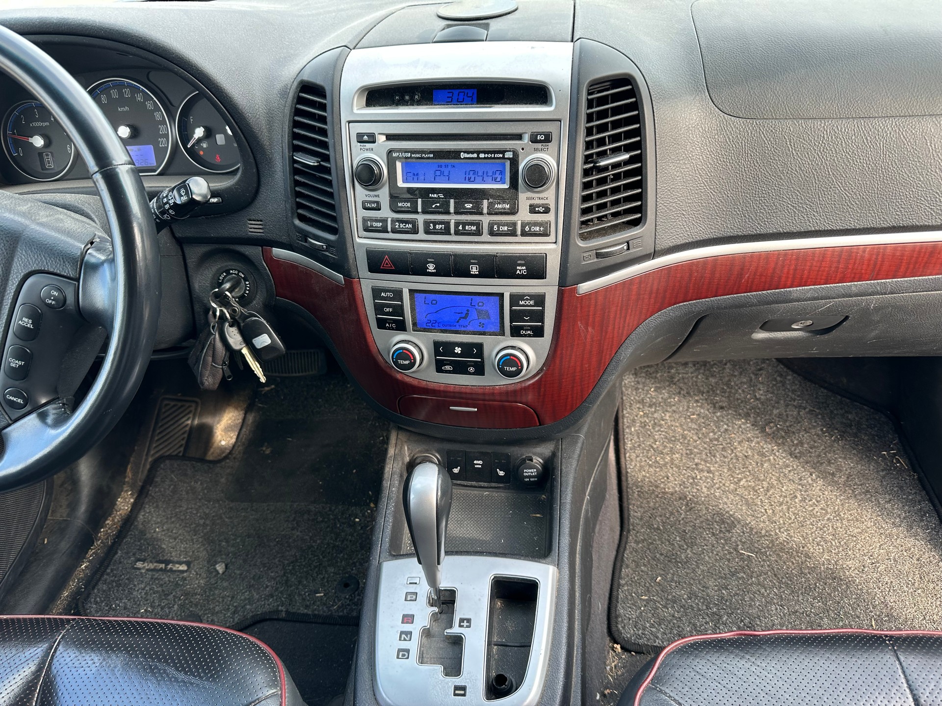 HYUNDAI Santa Fe 2.2 CRDi Premium 4WD Automatic-image-5