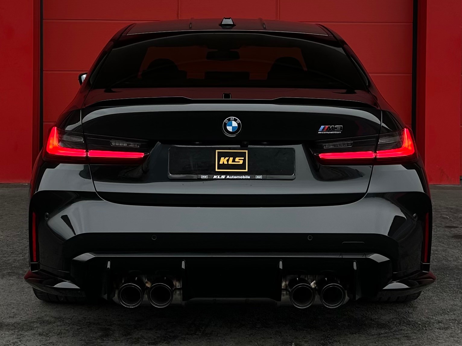BMW M3 Competition M xDrive-image-4