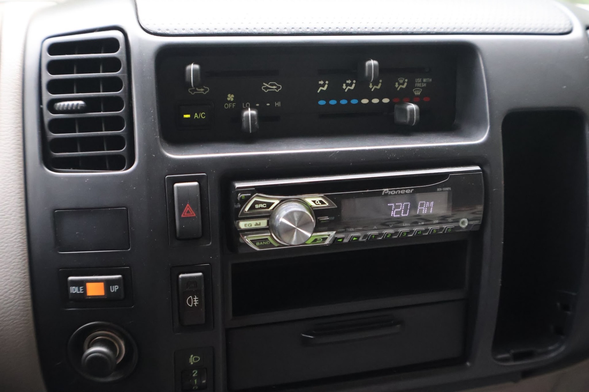 TOYOTA Dyna 150 LWB-image-12