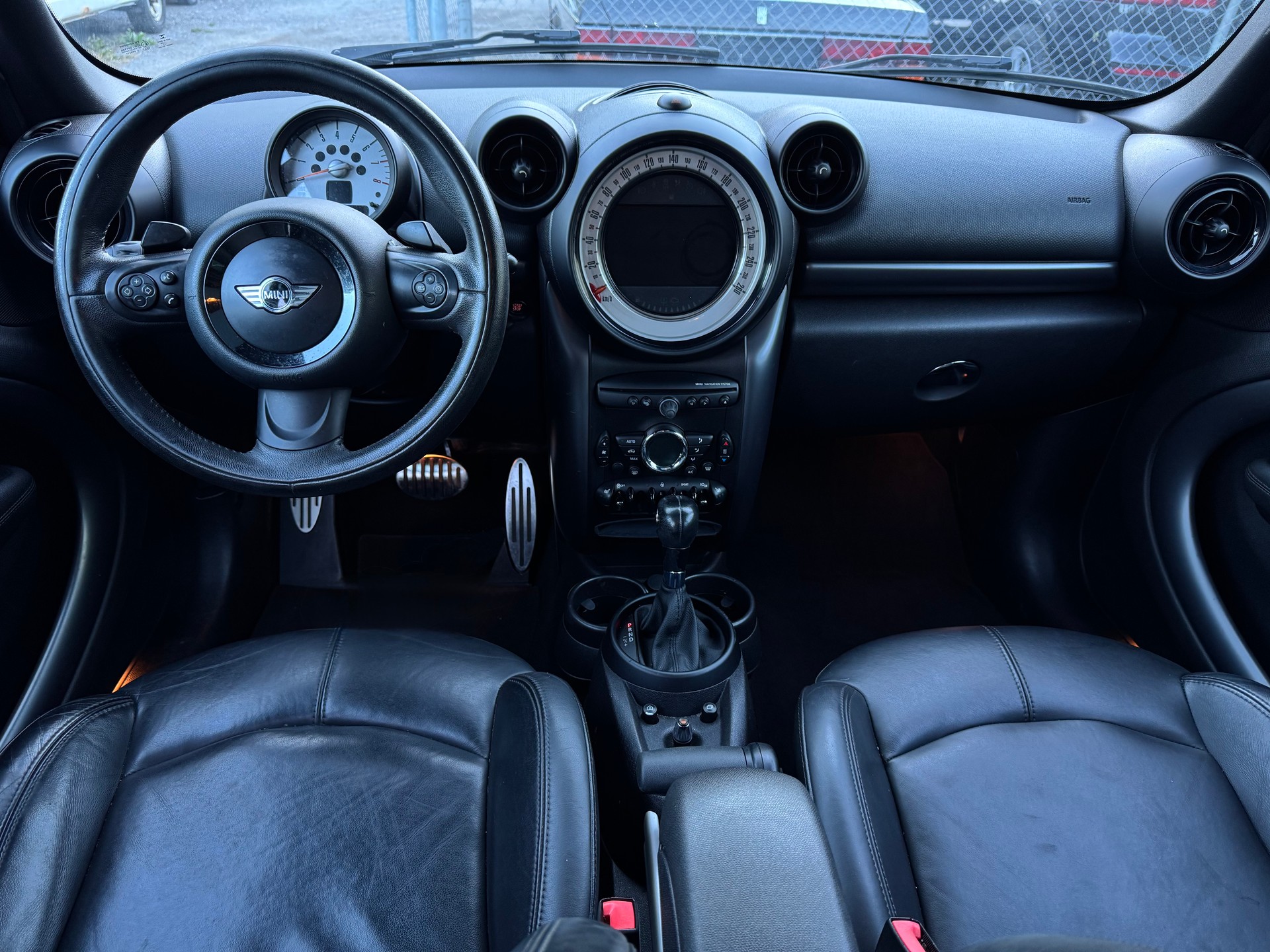 MINI Countryman Cooper S FWD Steptronic-image-11