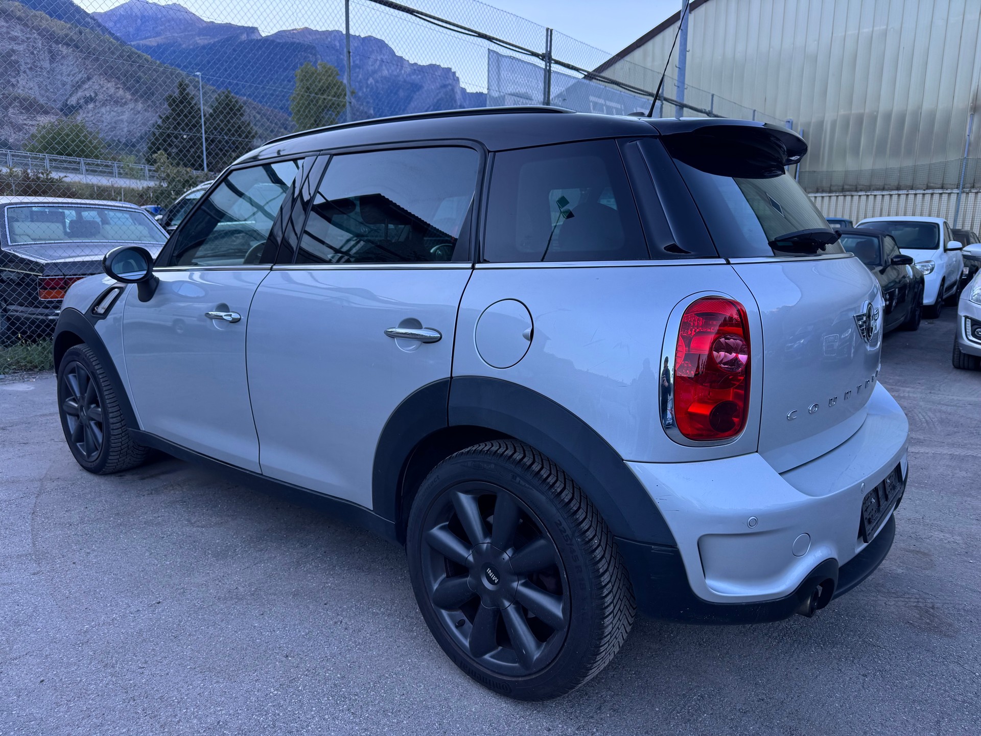 MINI Countryman Cooper S FWD Steptronic-image-5