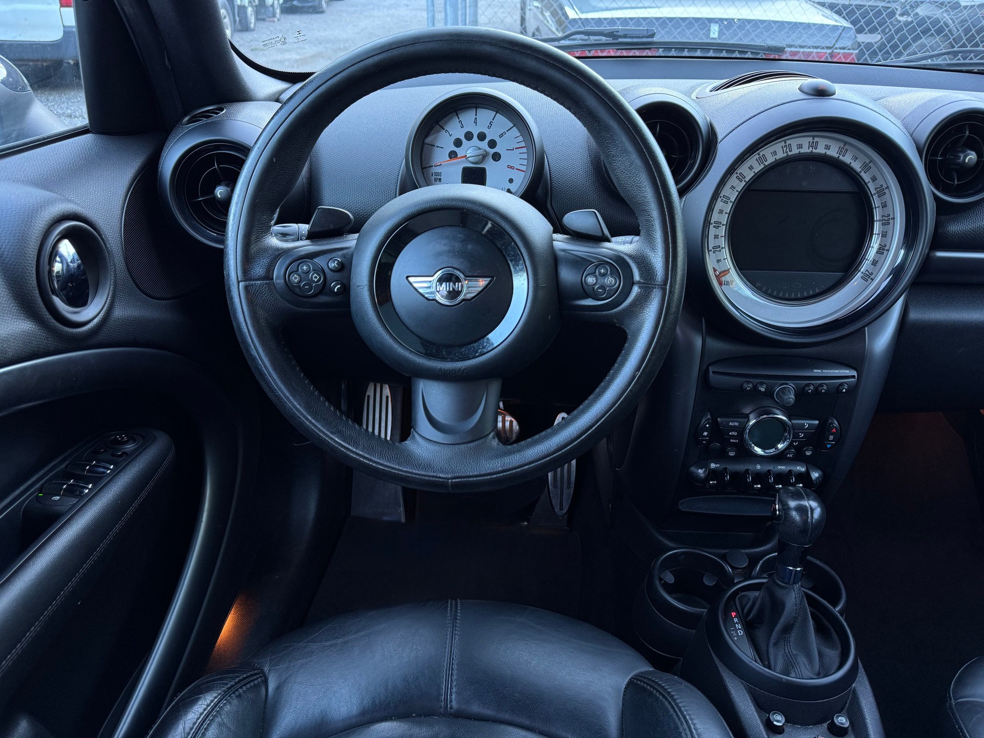 MINI Countryman Cooper S FWD Steptronic-image-12