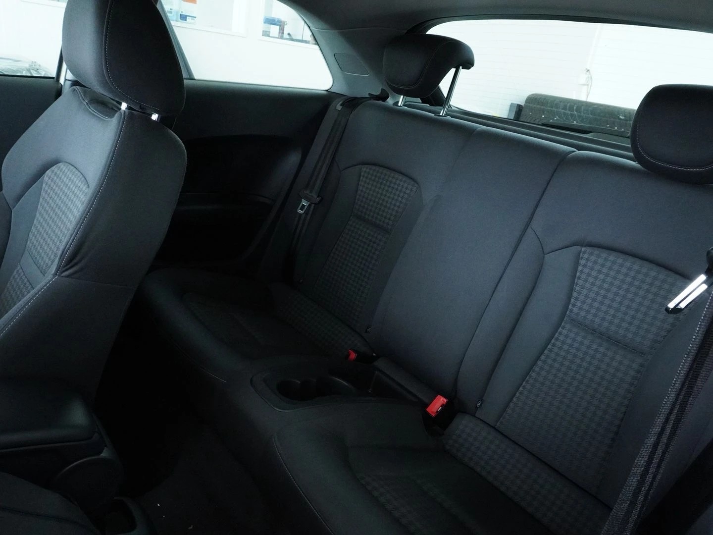 AUDI A1 1.4 TFSI Ambition-image-4
