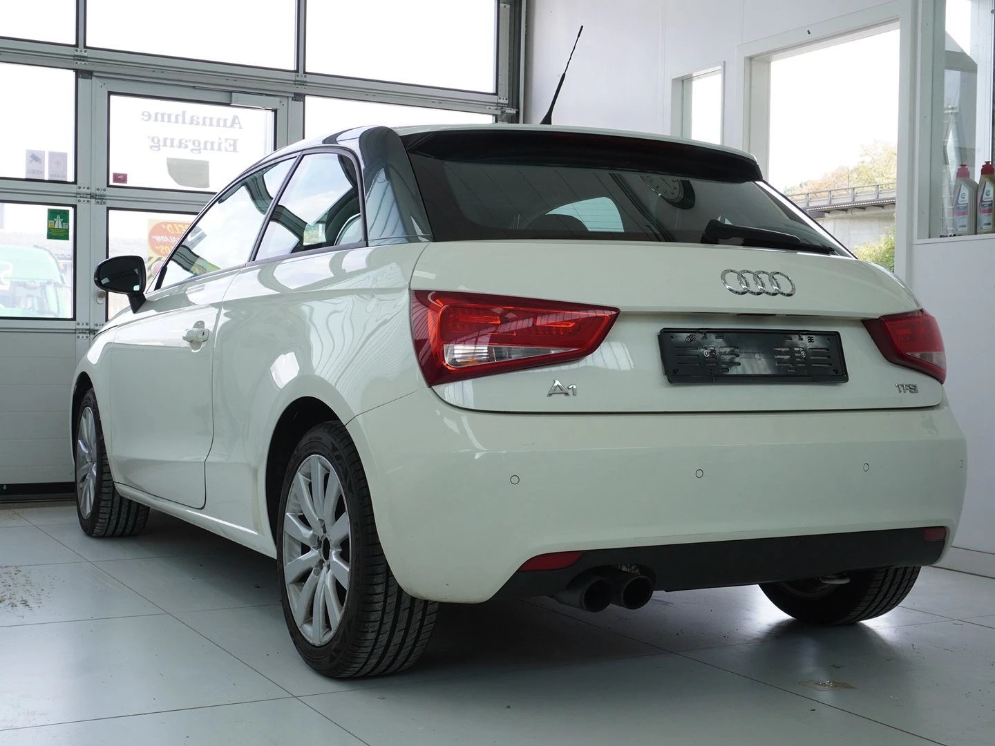 AUDI A1 1.4 TFSI Ambition-image-1