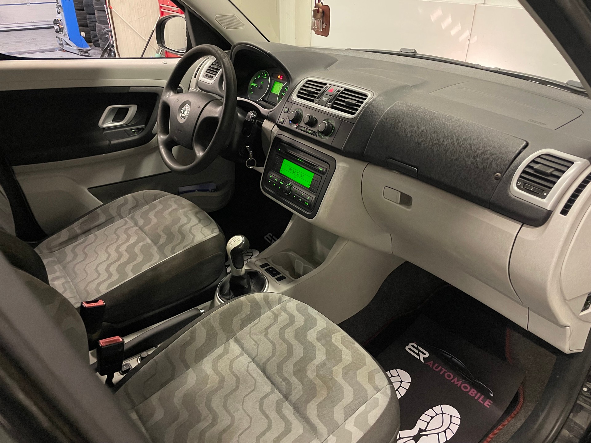 SKODA Roomster 1.4 TDI Style-image-8