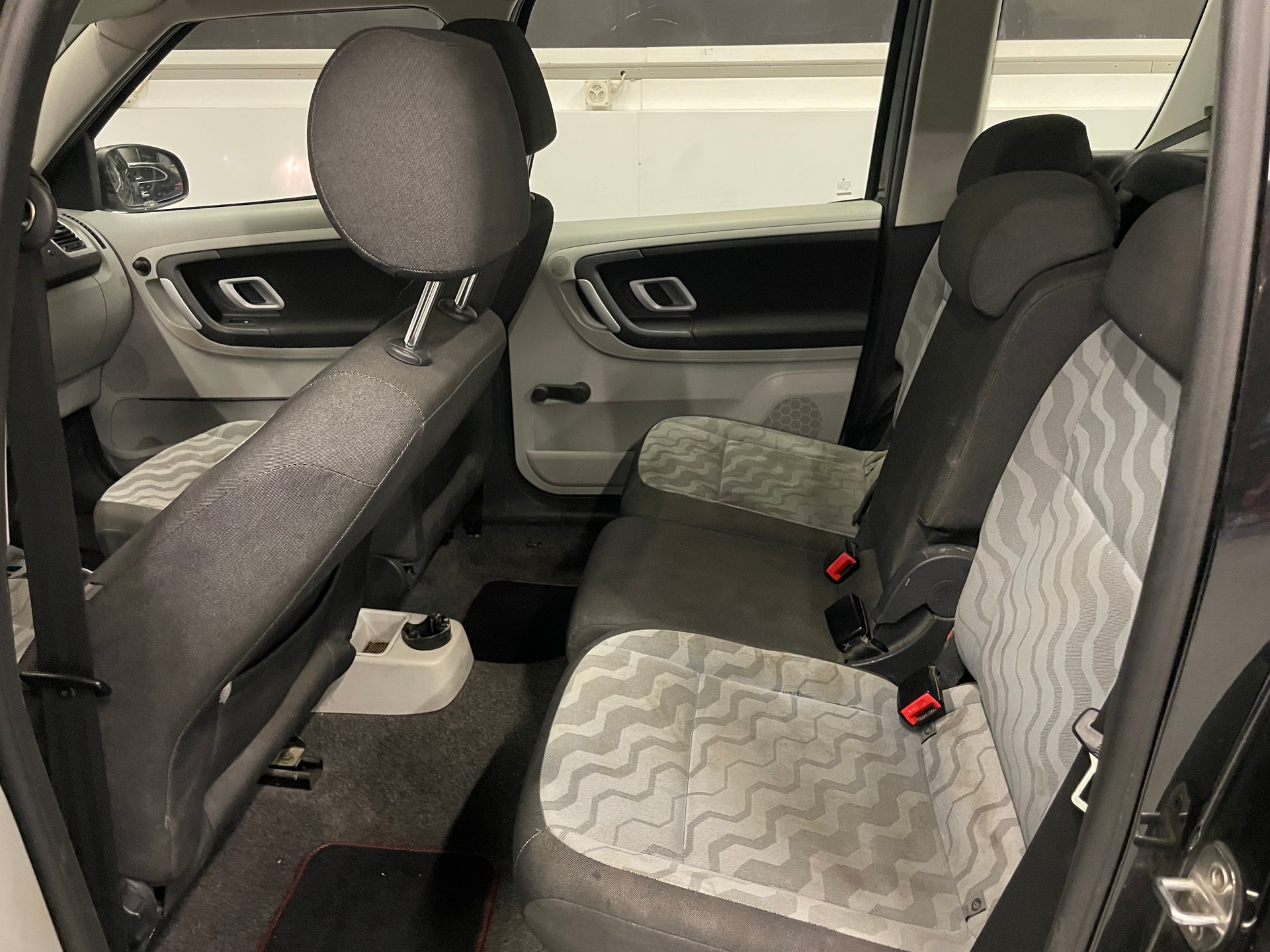 SKODA Roomster 1.4 TDI Style-image-13