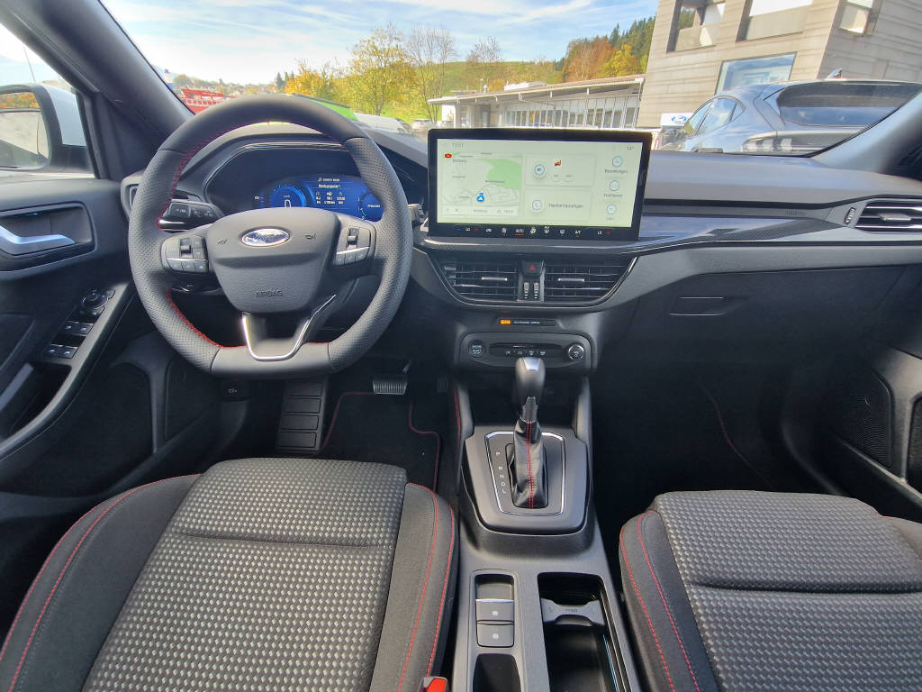 FORD Focus 1.0i EcoB Hybrid 155 ST-Line X-image-6