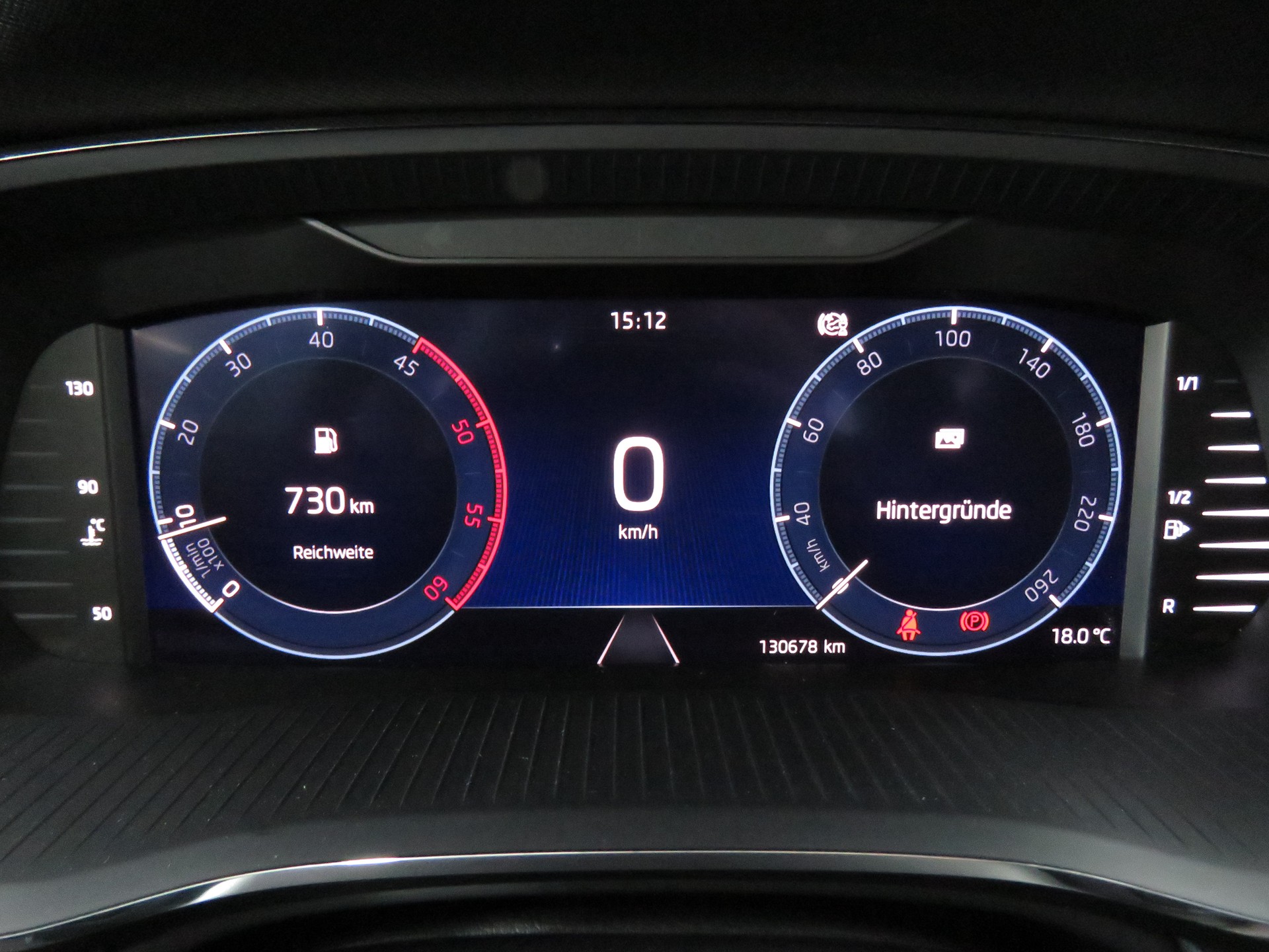 SKODA Octavia Combi 2.0 TDI Ambition-image-14