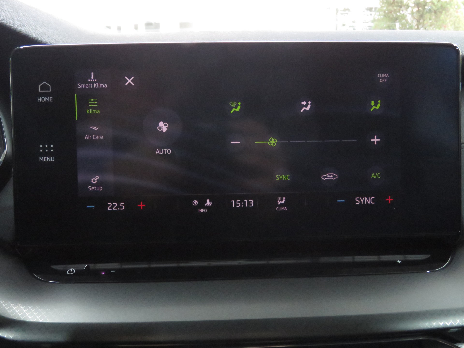 SKODA Octavia Combi 2.0 TDI Ambition-image-18