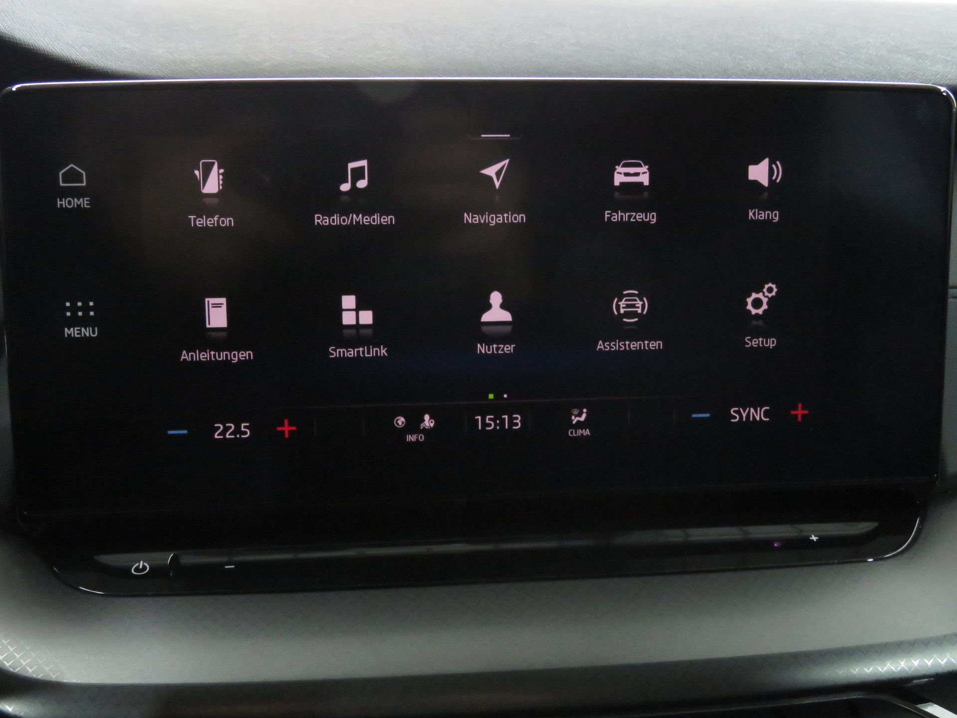 SKODA Octavia Combi 2.0 TDI Ambition-image-16