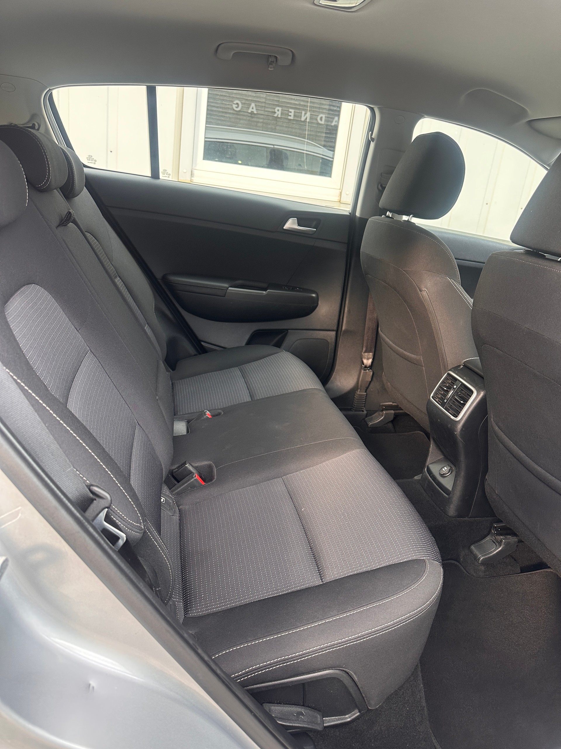 KIA Sportage 1.6CRDi Mild Hybrid Style 4WD Automat *TOPZUSTAND*-image-15