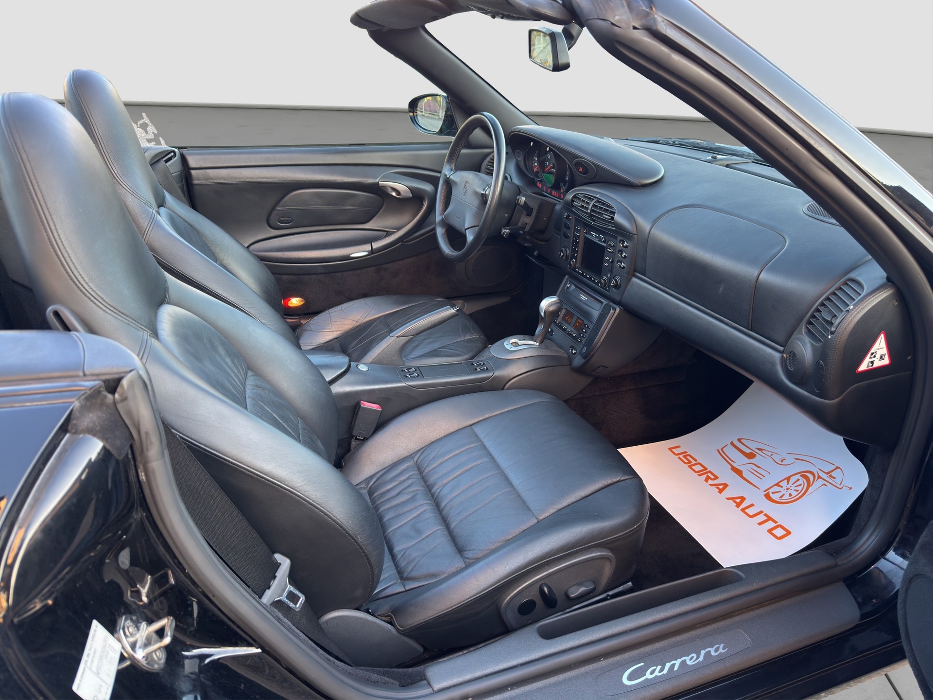 PORSCHE 911 Carrera Cabrio-image-11