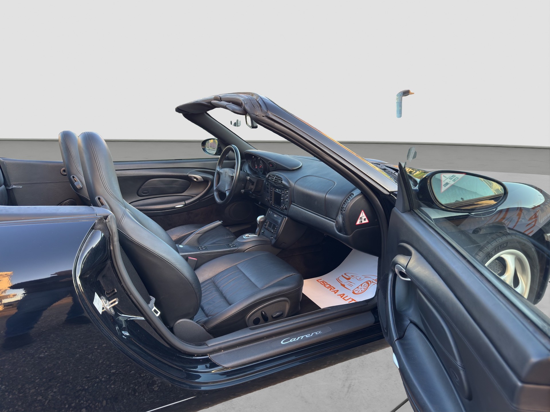 PORSCHE 911 Carrera Cabrio-image-14