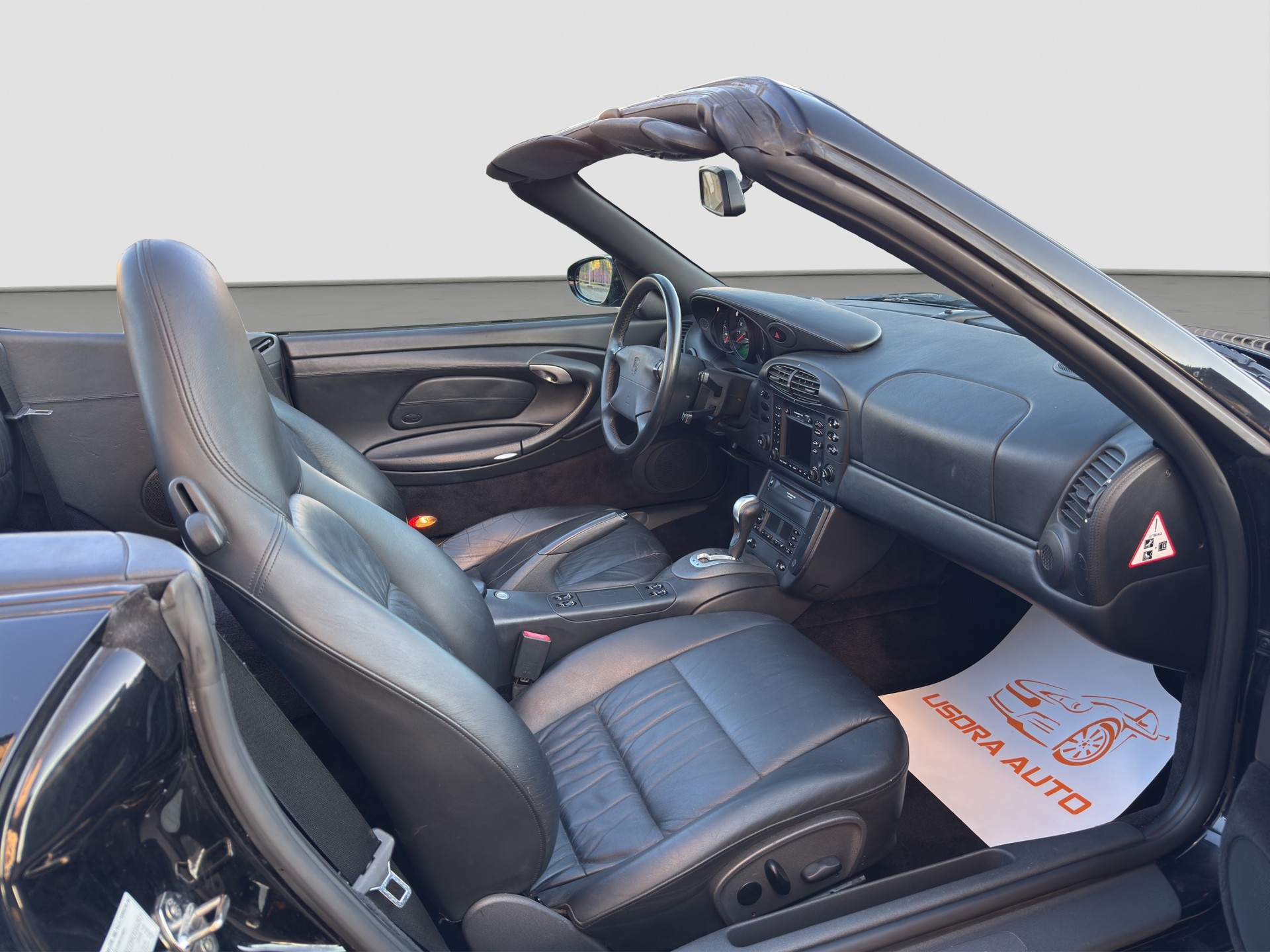 PORSCHE 911 Carrera Cabrio-image-15