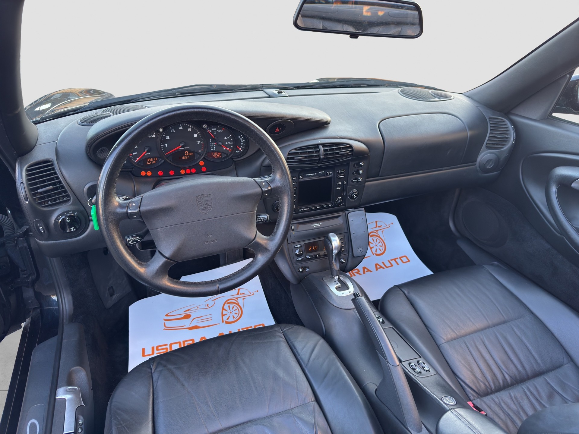 PORSCHE 911 Carrera Cabrio-image-9