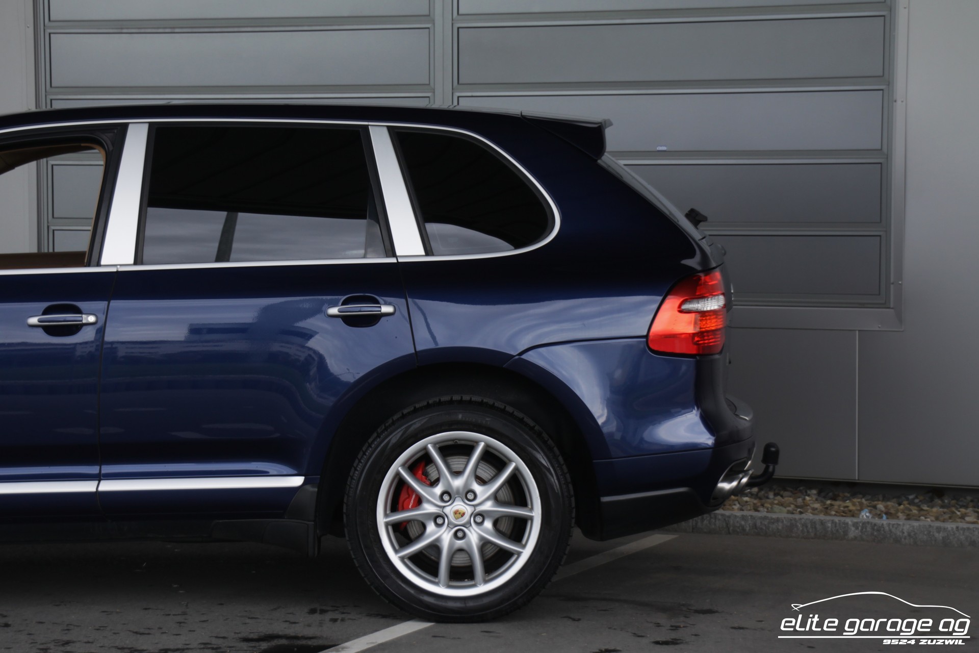 PORSCHE Cayenne Turbo-image-11