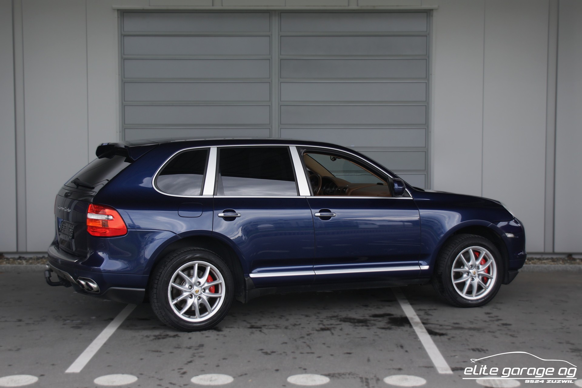 PORSCHE Cayenne Turbo-image-4