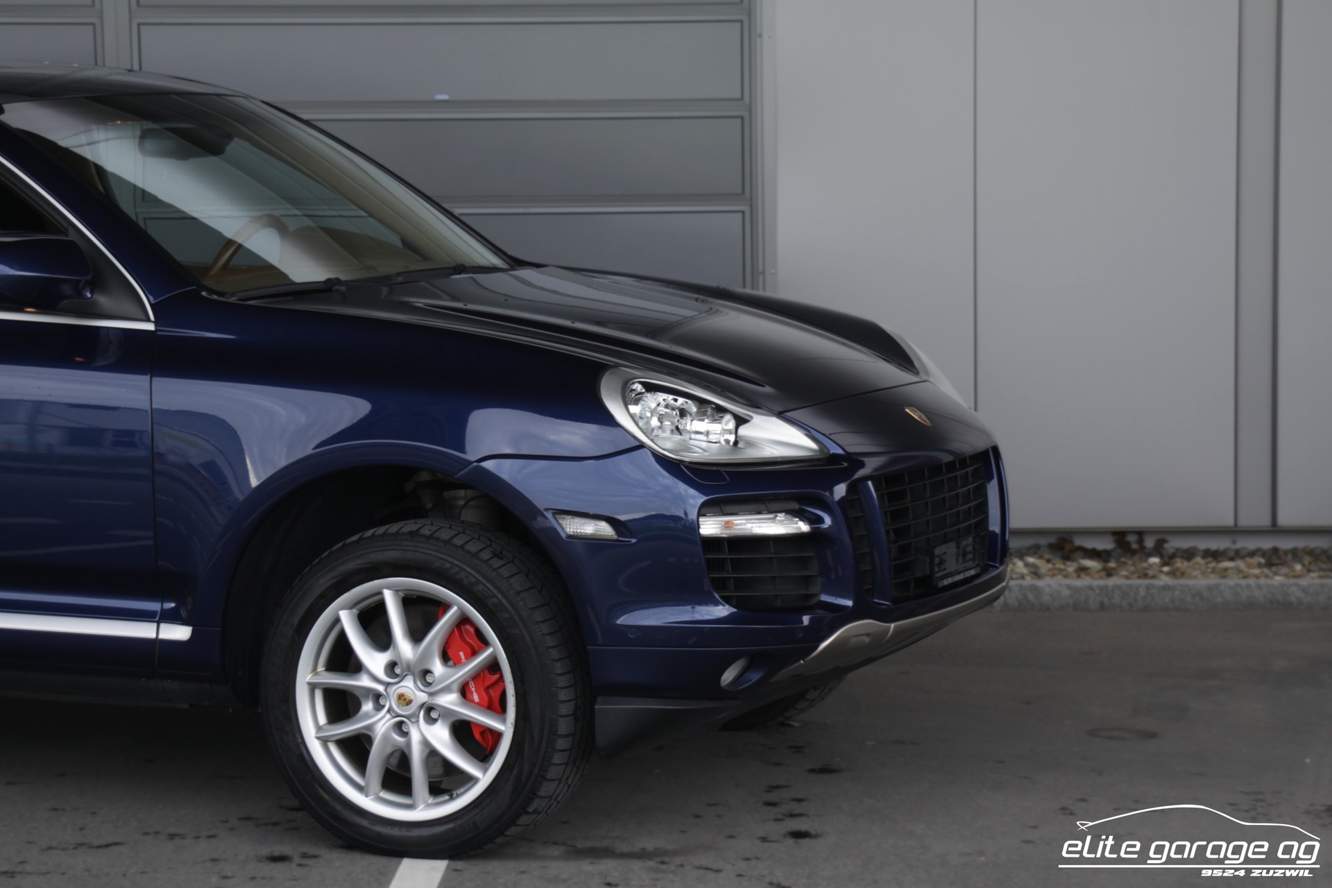 PORSCHE Cayenne Turbo-image-8