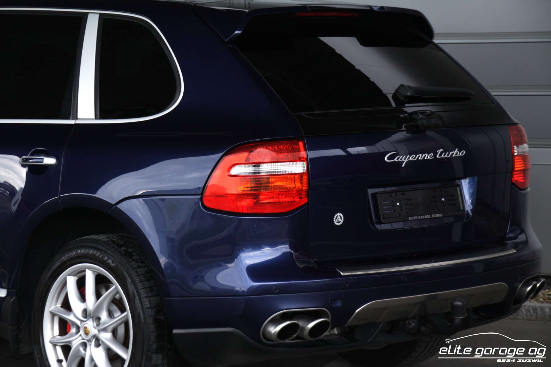 PORSCHE Cayenne Turbo-image-12