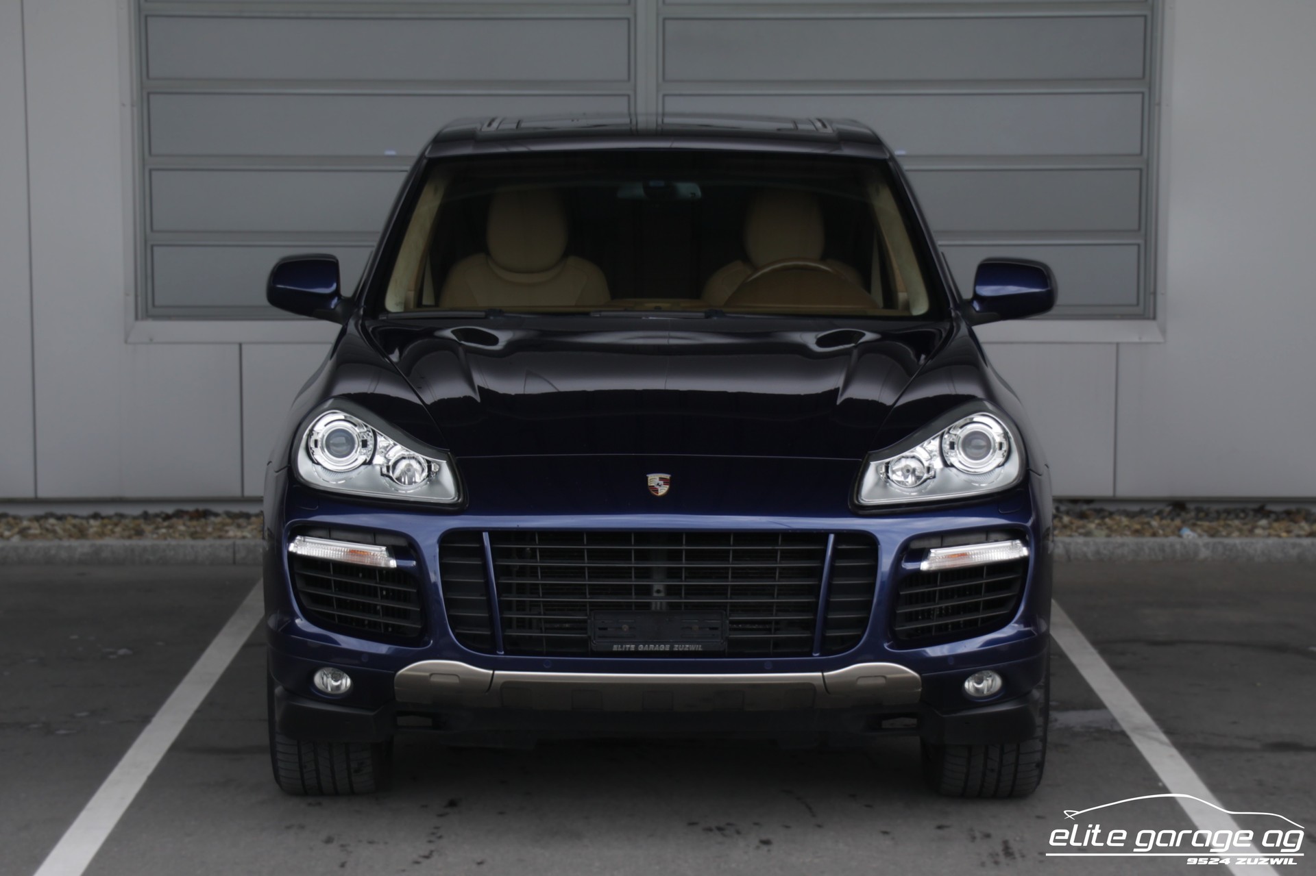 PORSCHE Cayenne Turbo-image-7