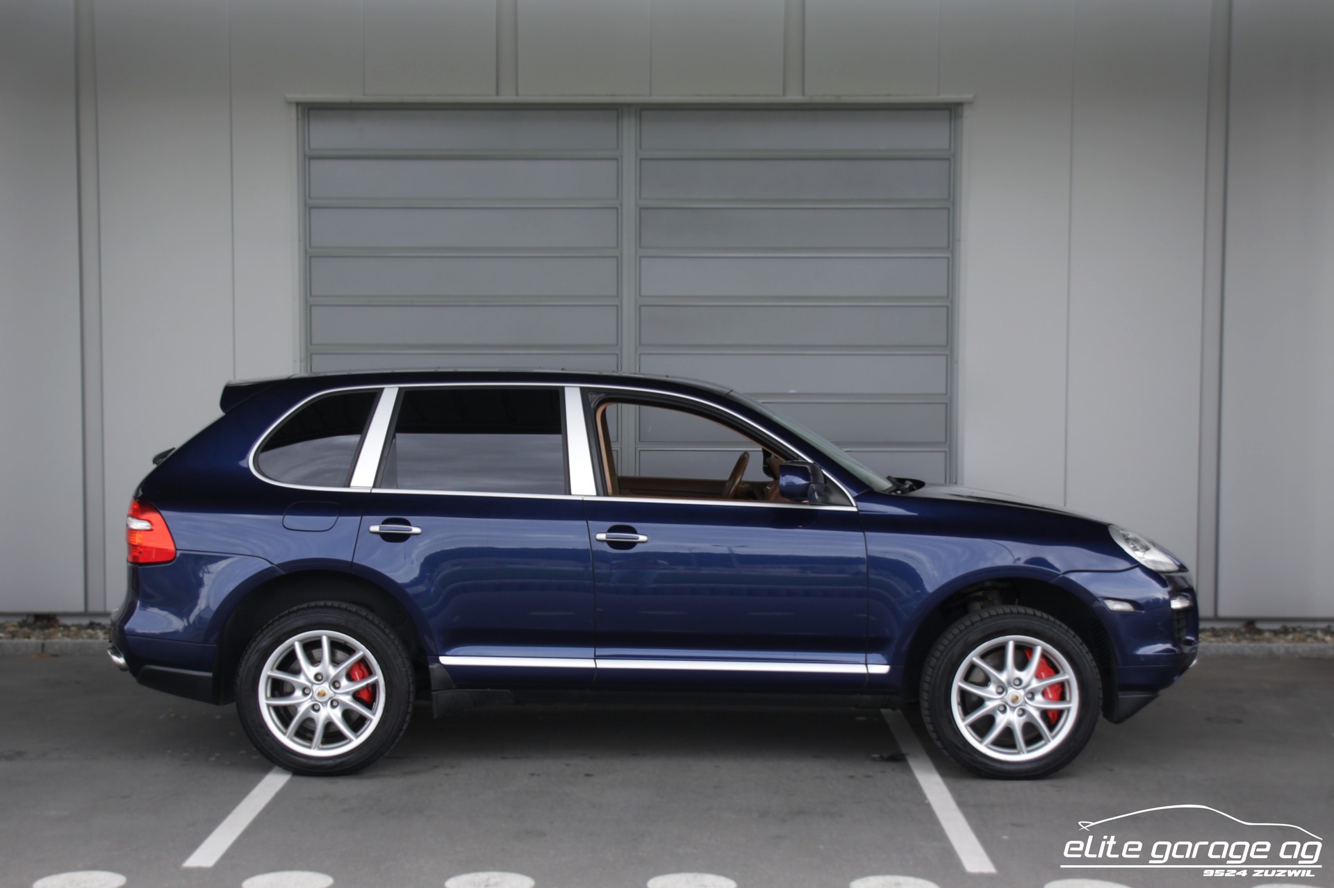 PORSCHE Cayenne Turbo-image-5