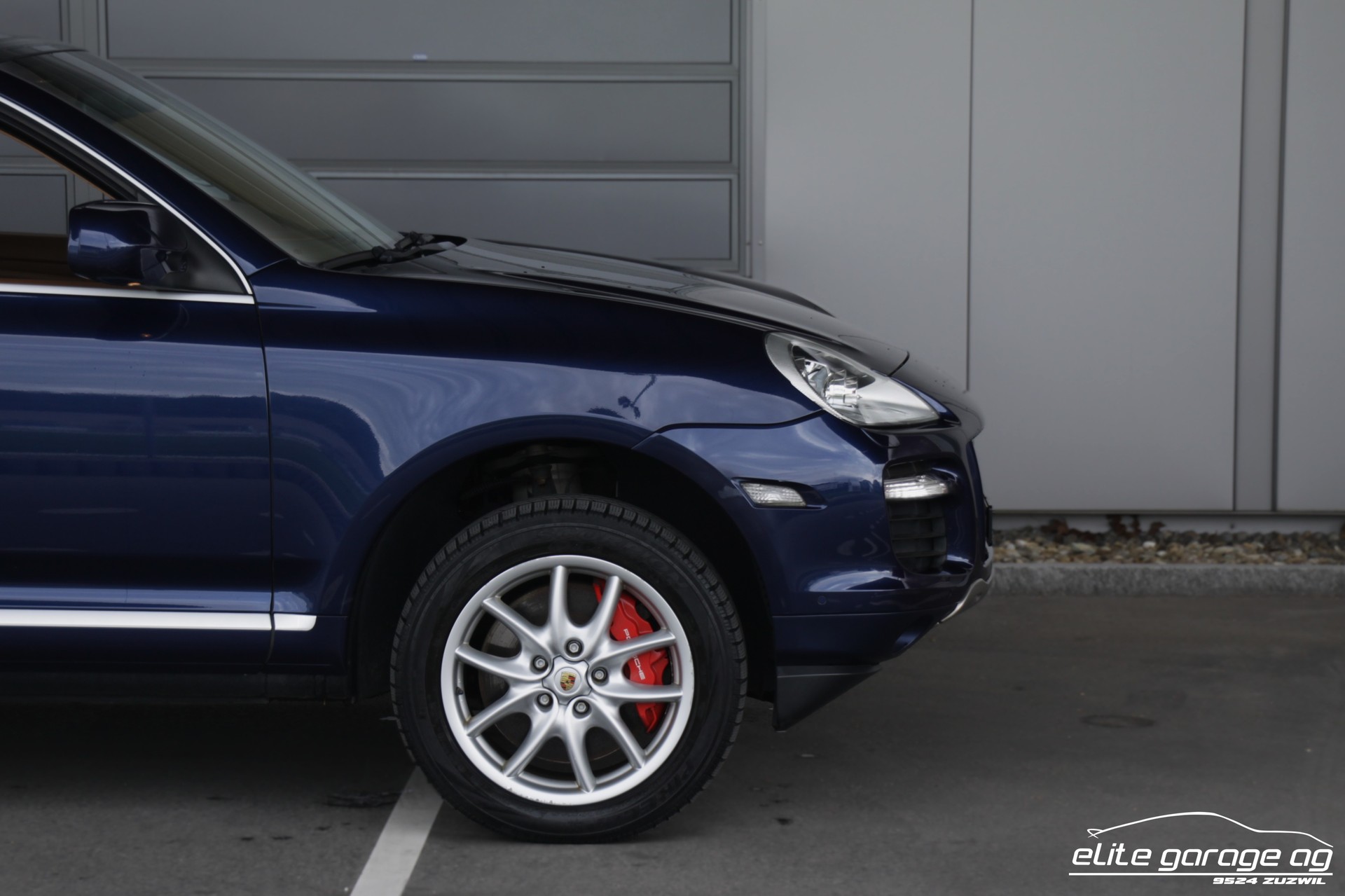 PORSCHE Cayenne Turbo-image-9