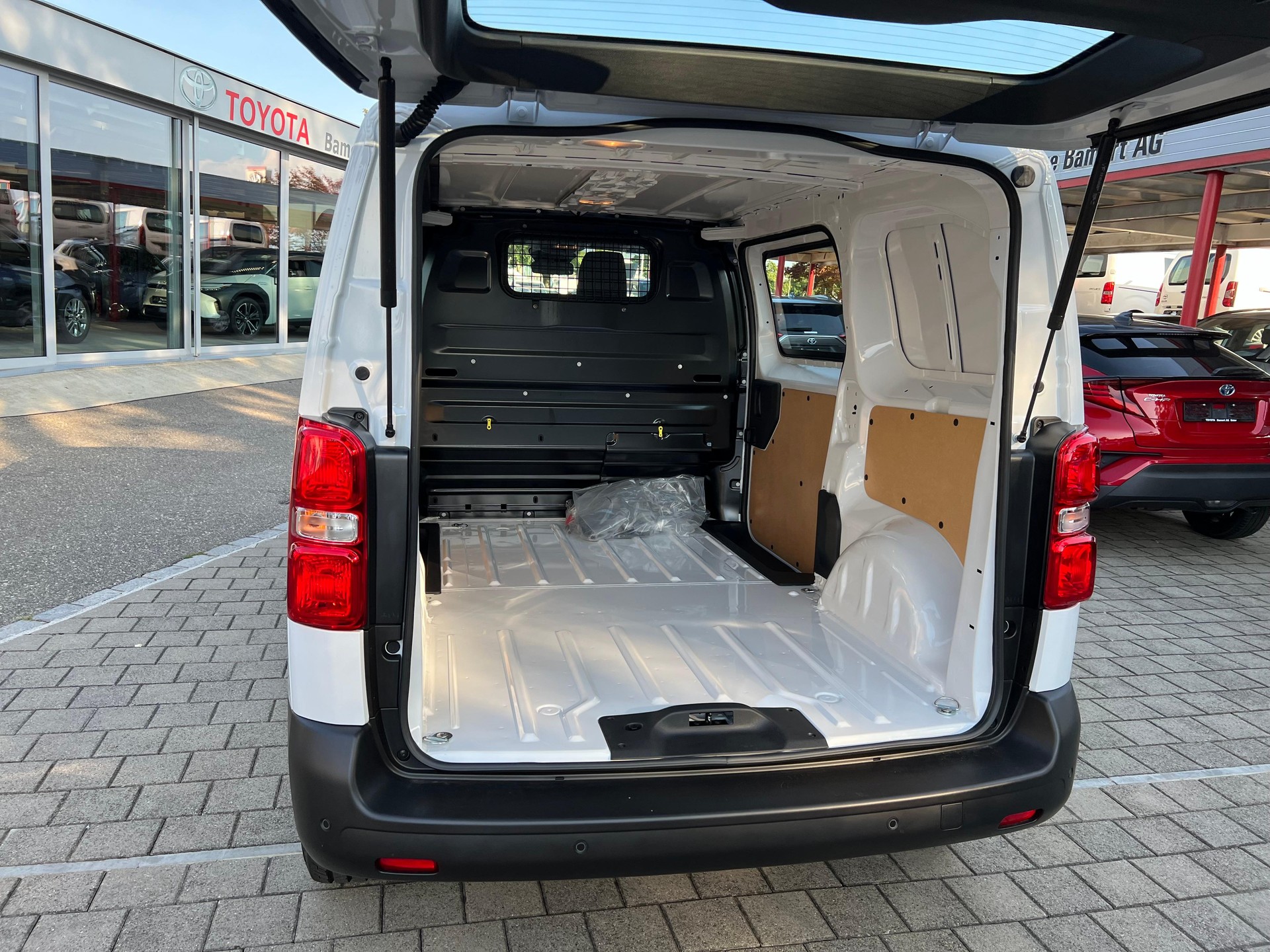 TOYOTA PROACE Van L1 2.0 D Active-image-6