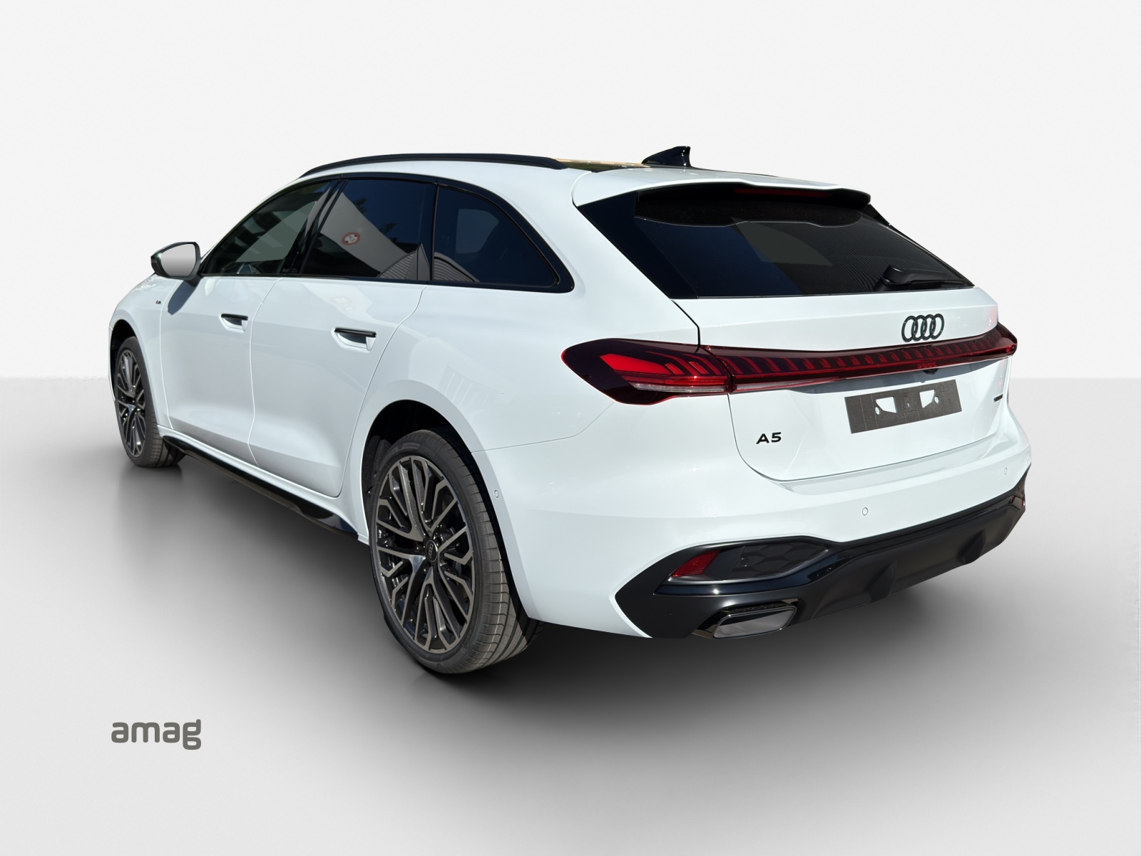 AUDI A5 Avant TFSI quattro 150 kW S tronic-image-2