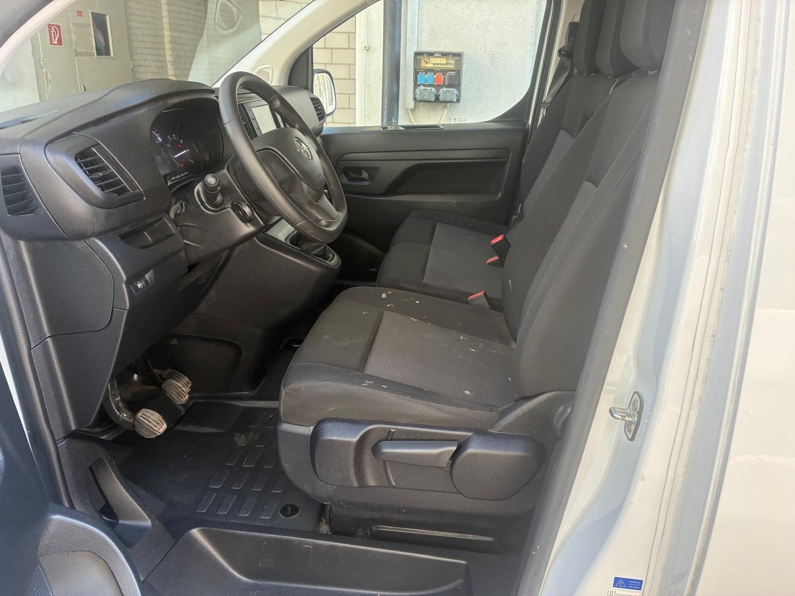 OPEL Vivaro Cargo 2.0 D s/s L EN-image-13