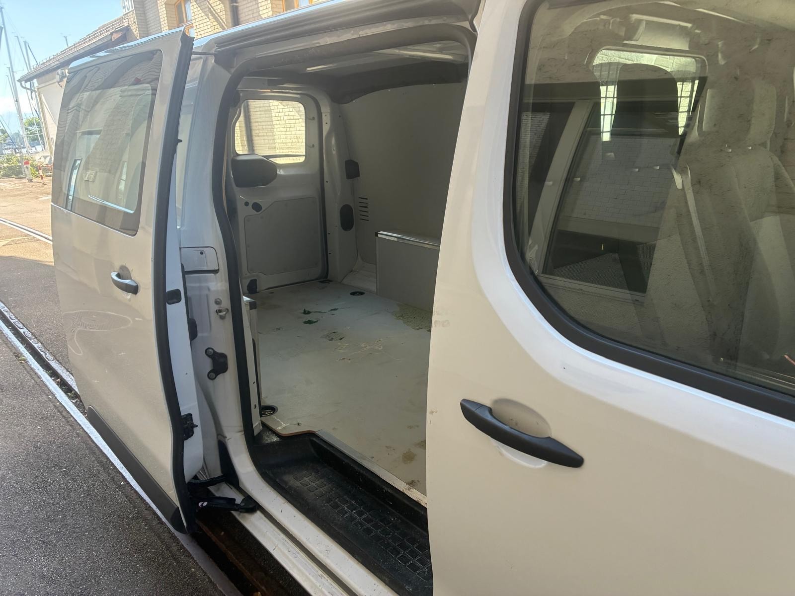 OPEL Vivaro Cargo 2.0 D s/s L EN-image-5