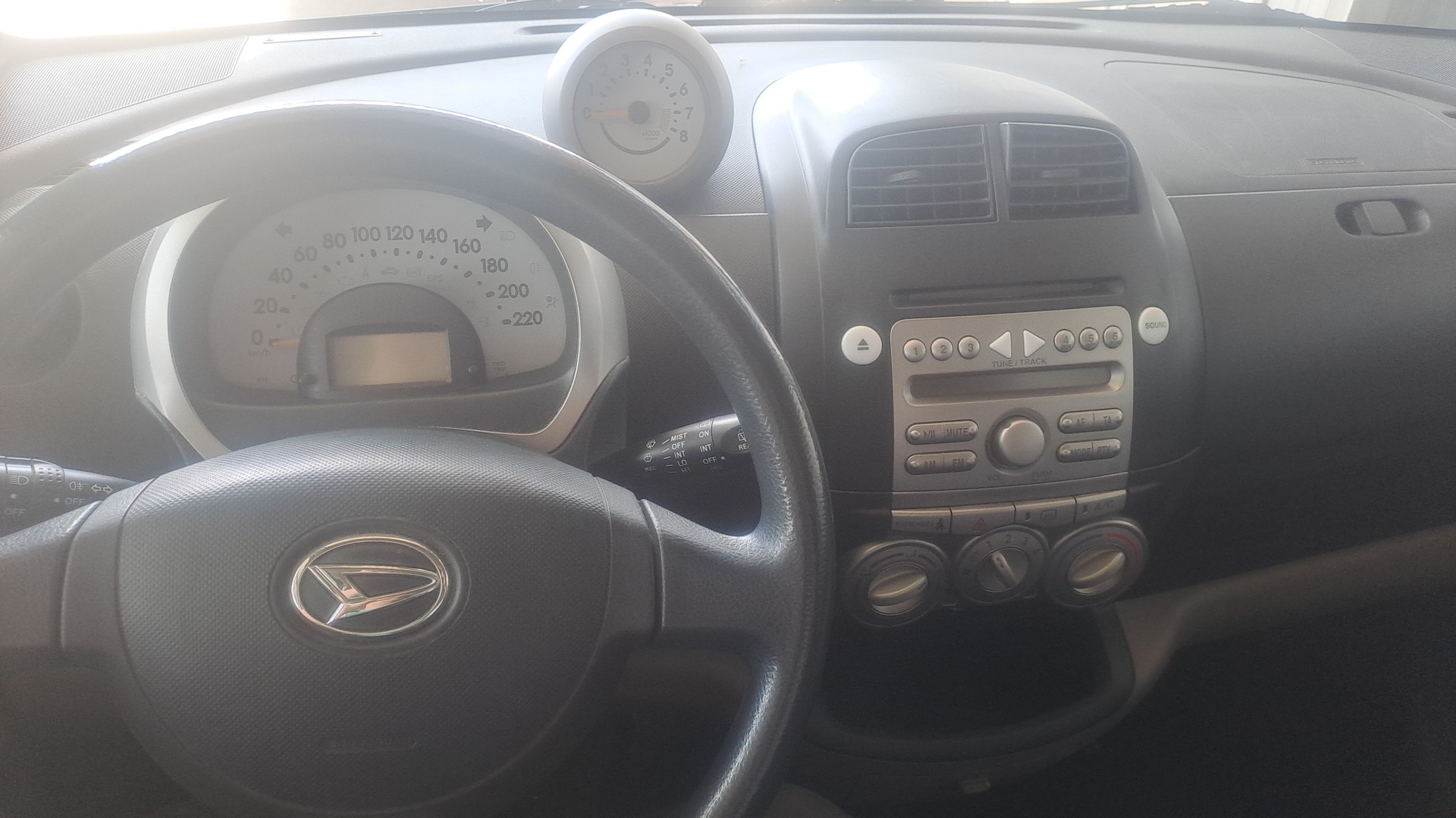DAIHATSU Sirion 1.3 eco-4WD-image-5