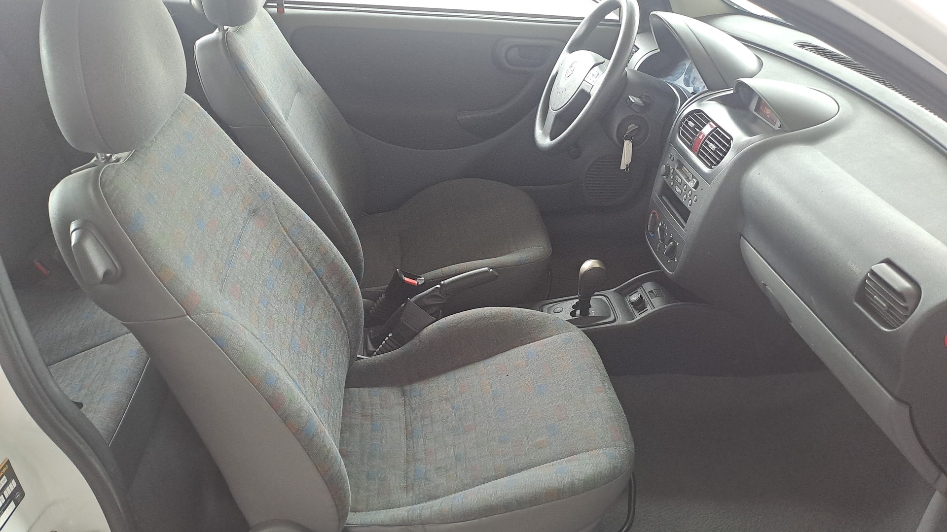 OPEL Corsa 1.2 16V Club-image-8