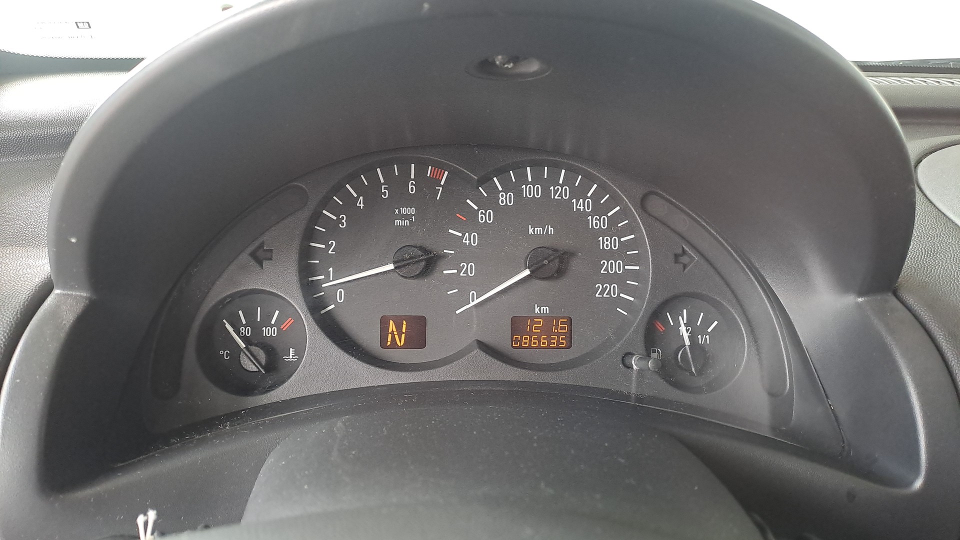 OPEL Corsa 1.2 16V Club-image-5