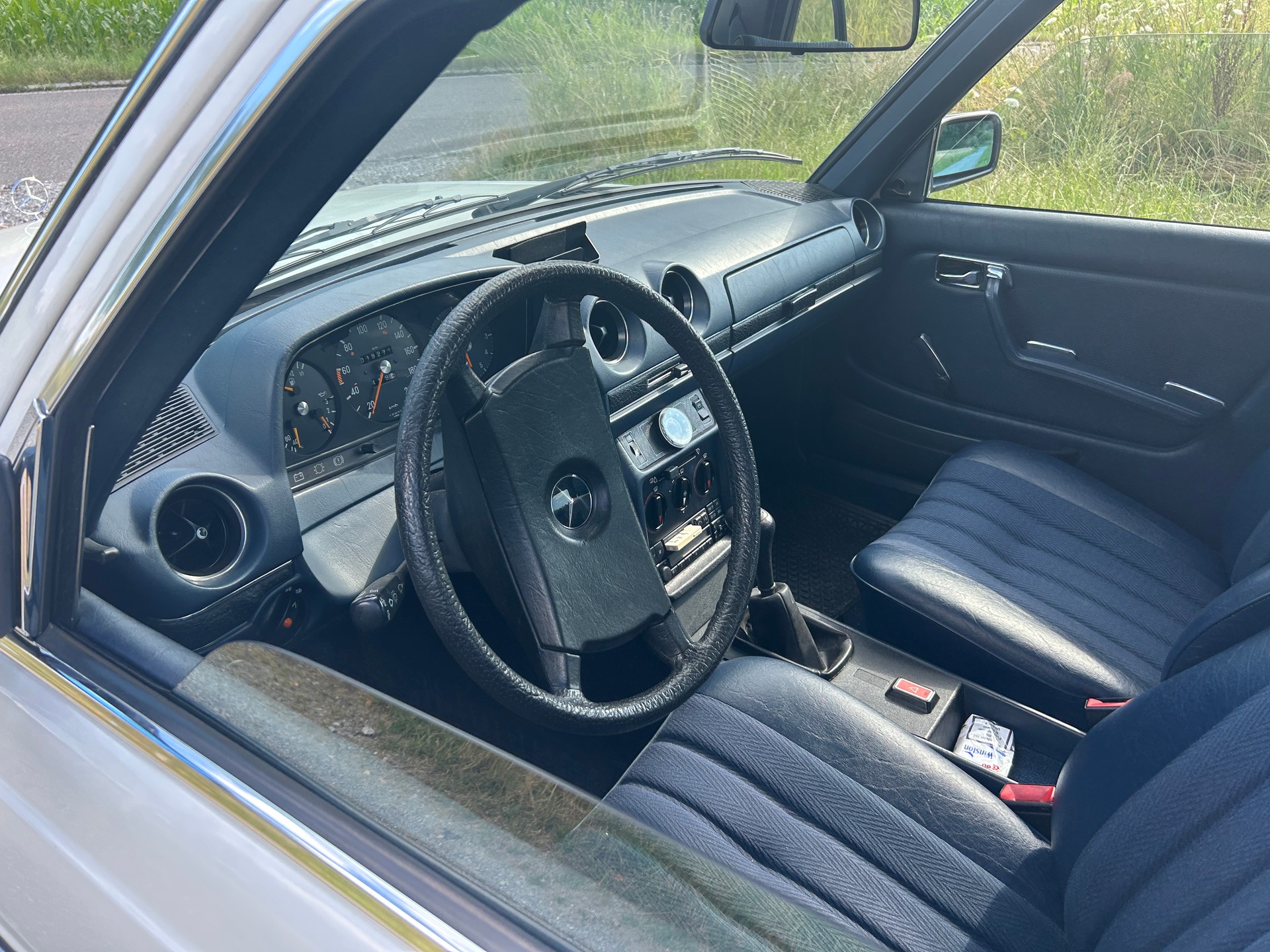 MERCEDES-BENZ WDB 123-image-1