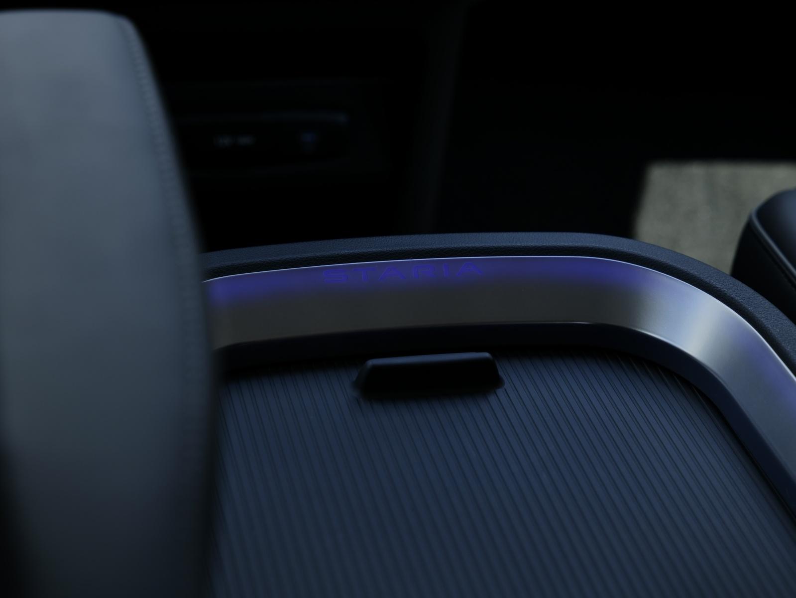 HYUNDAI Staria Premium 1.6 GDi HEV Vertex-image-35