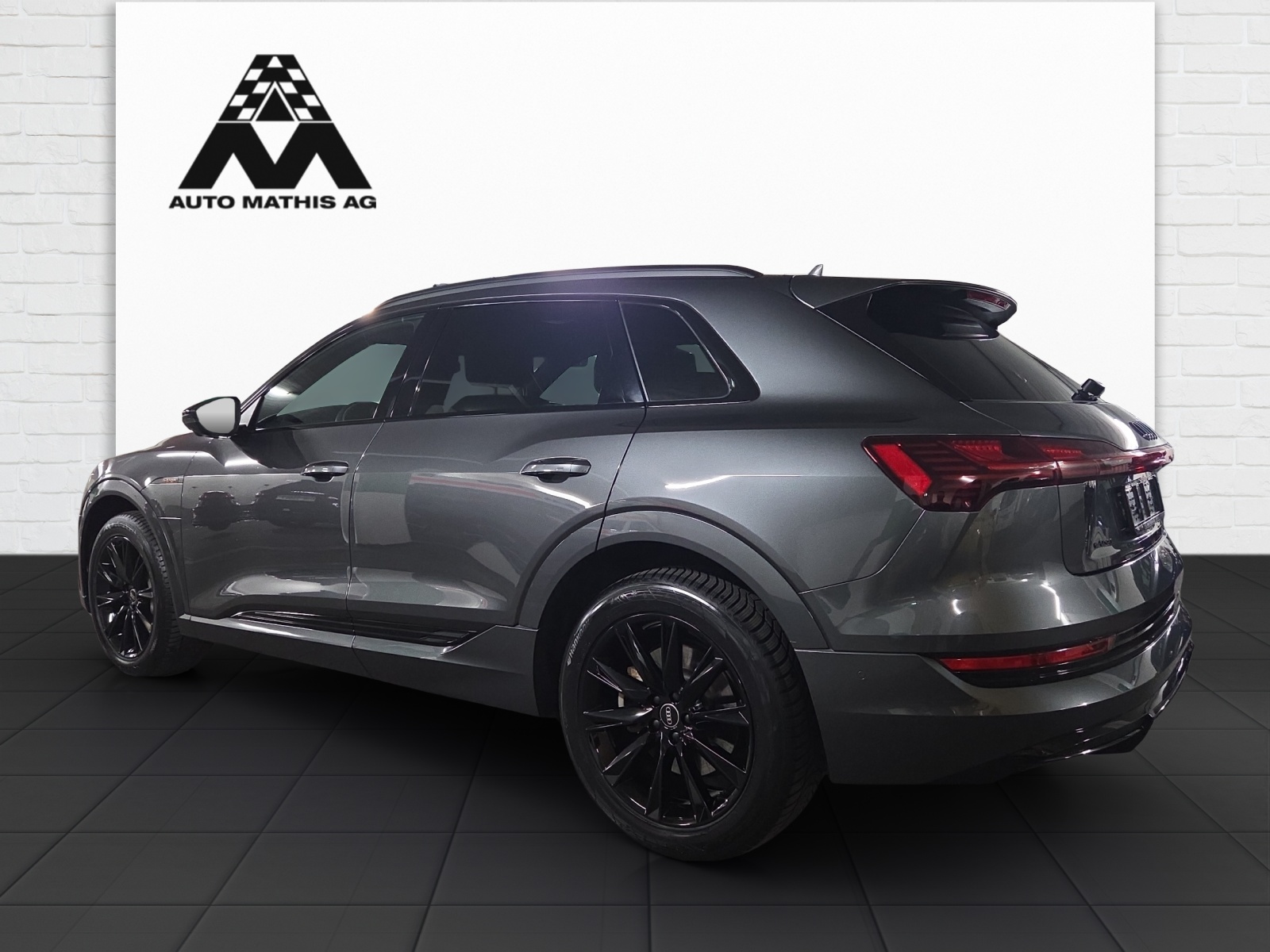 AUDI e-tron 55 S Line Black Edition quattro-image-3