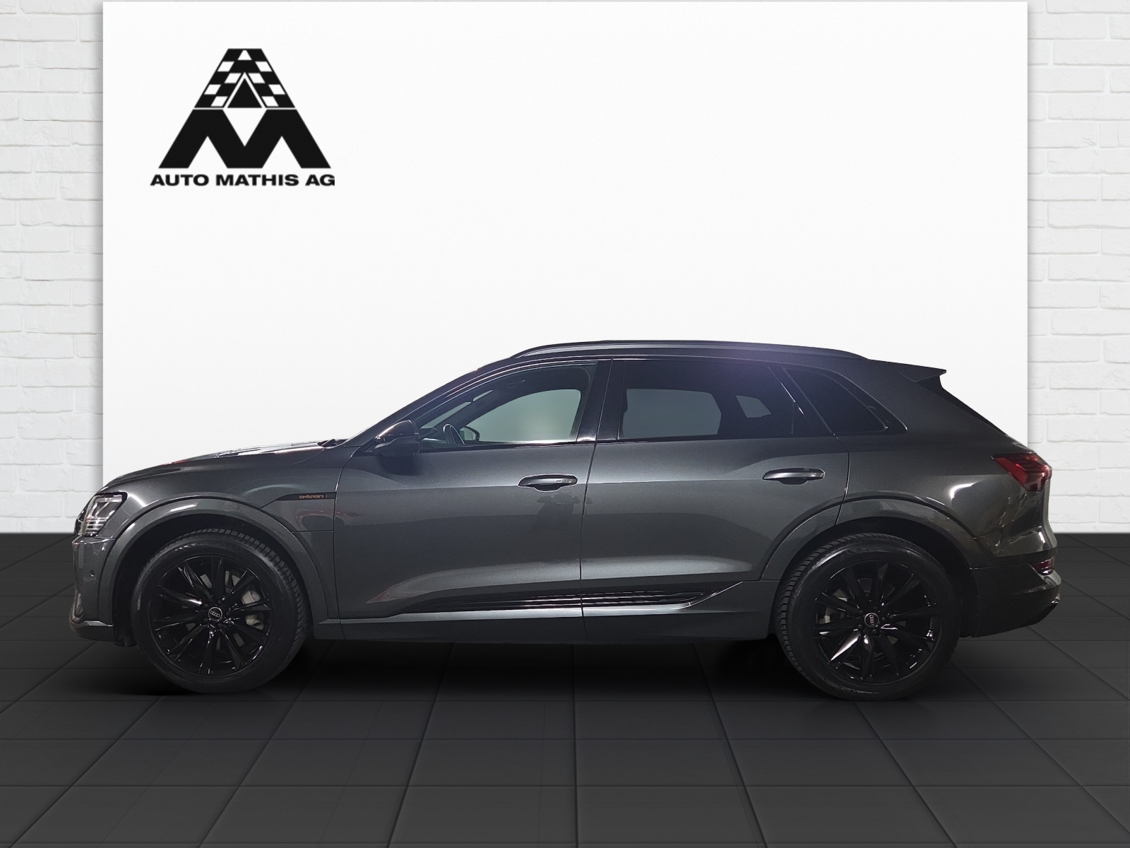AUDI e-tron 55 S Line Black Edition quattro-image-2